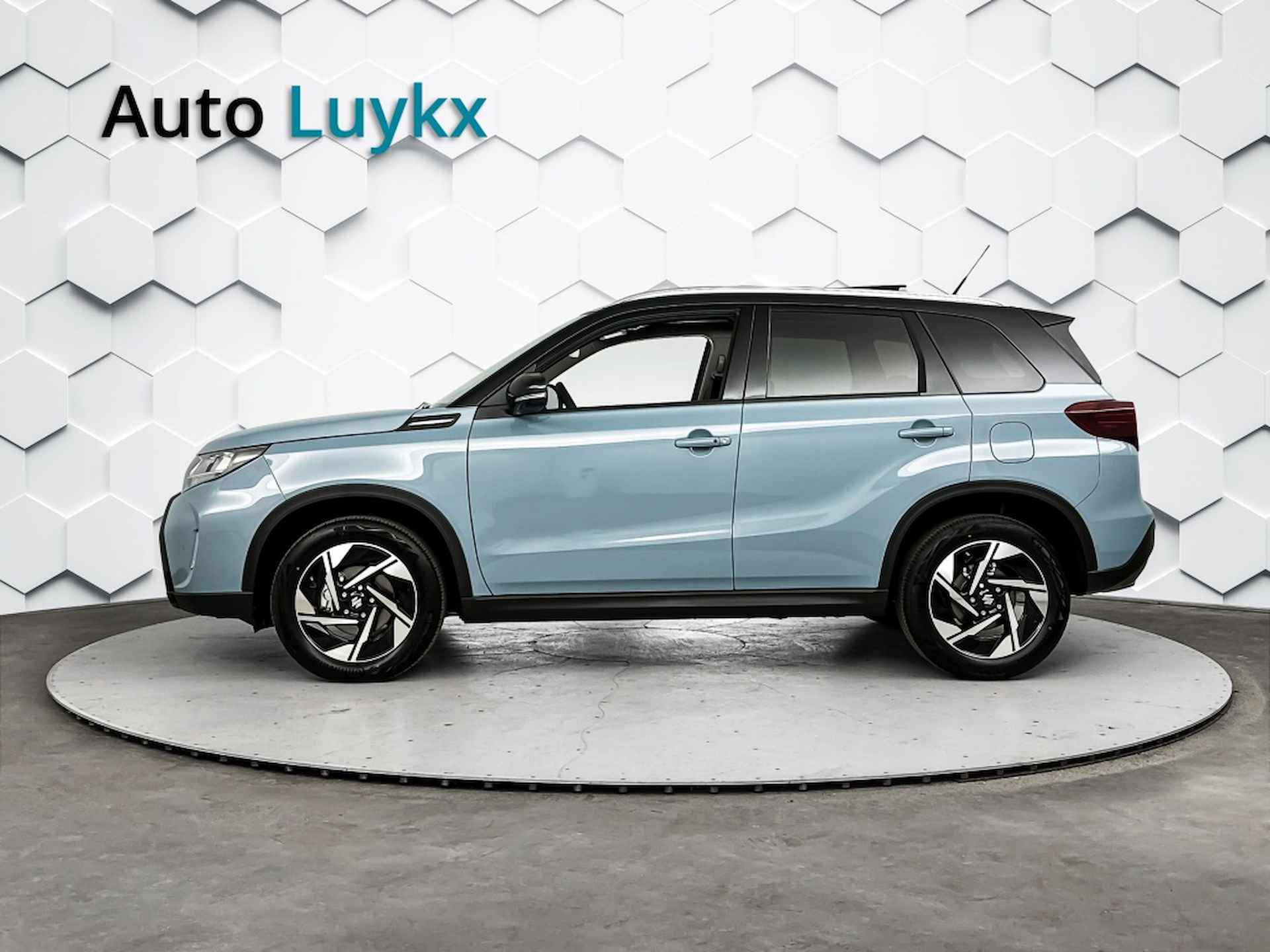 Suzuki Vitara 1.5 Hybrid Style Automaat | Panoramadak | Nieuw & rijklaar - 2/38