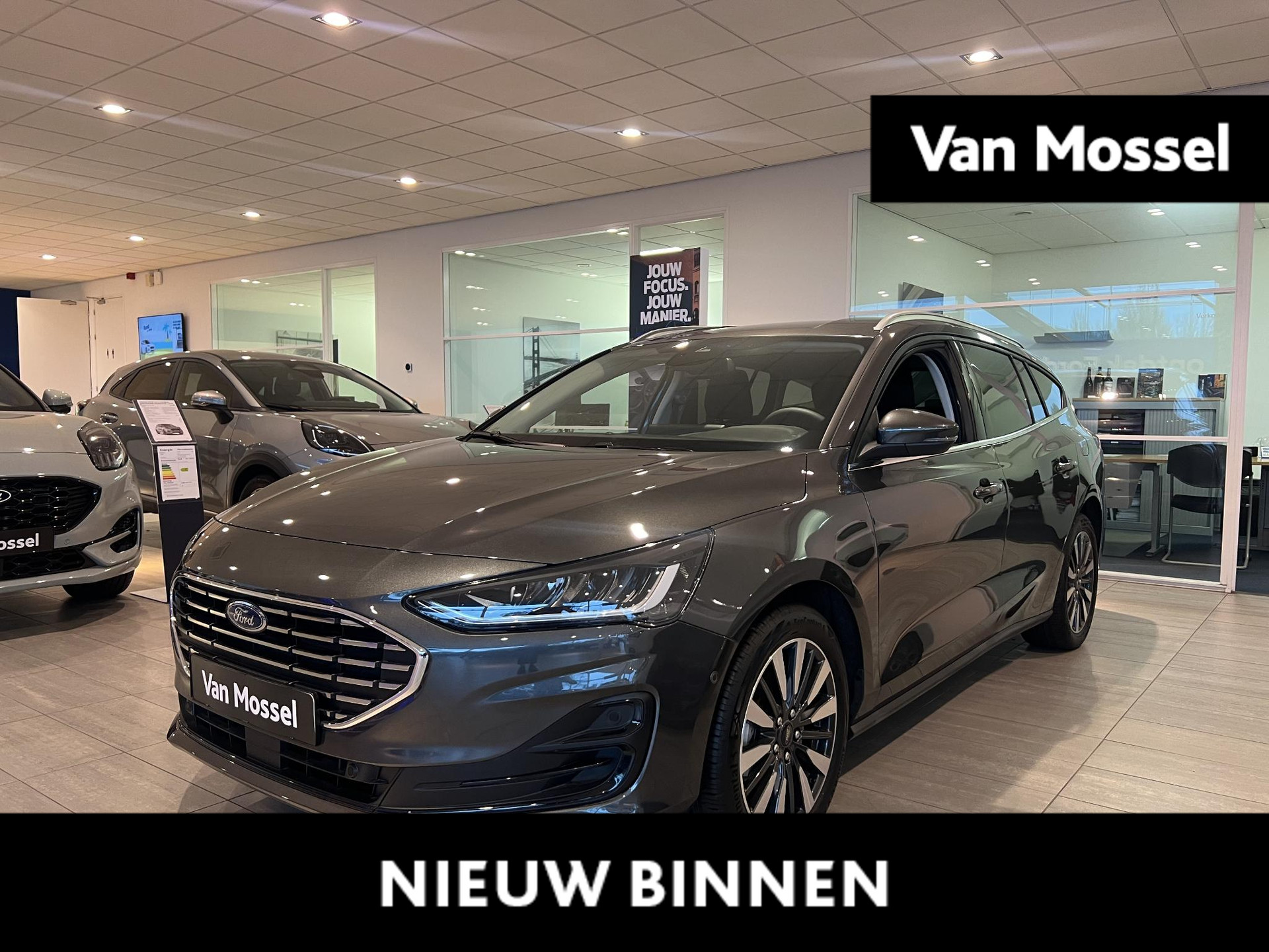 Ford Focus Wagon 1.0 EcoBoost Hybrid Titanium X | €3500 Ford Voordeel! | Parking Pack | Winter Pack | Voorraad