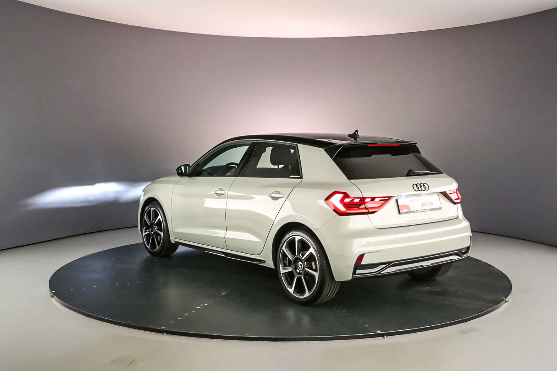 Audi A1 Sportback Advanced Edition 35 TFSI 150pk | Sonos | S-Line | Navi | LED | Adapt. Cruise | Sfeerverlichting | 18 inch | Keyless | Stoelverwarming | Optiek Zwart - 3/44