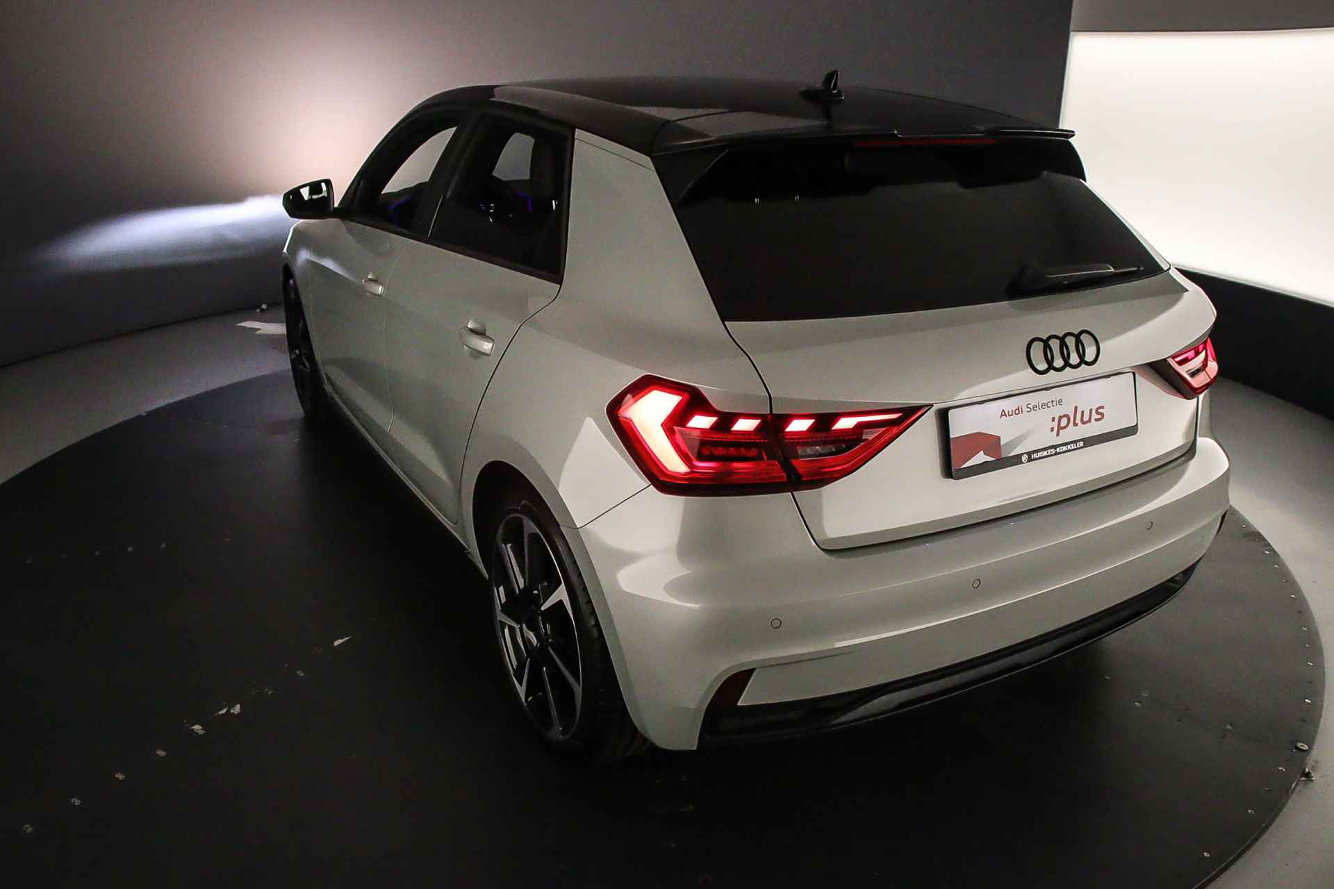 Audi A1 Sportback Advanced Edition 35 TFSI 150pk | Sonos | S-Line | Navi | LED | Adapt. Cruise | Sfeerverlichting | 18 inch | Keyless | Stoelverwarming | Optiek Zwart - 39/44