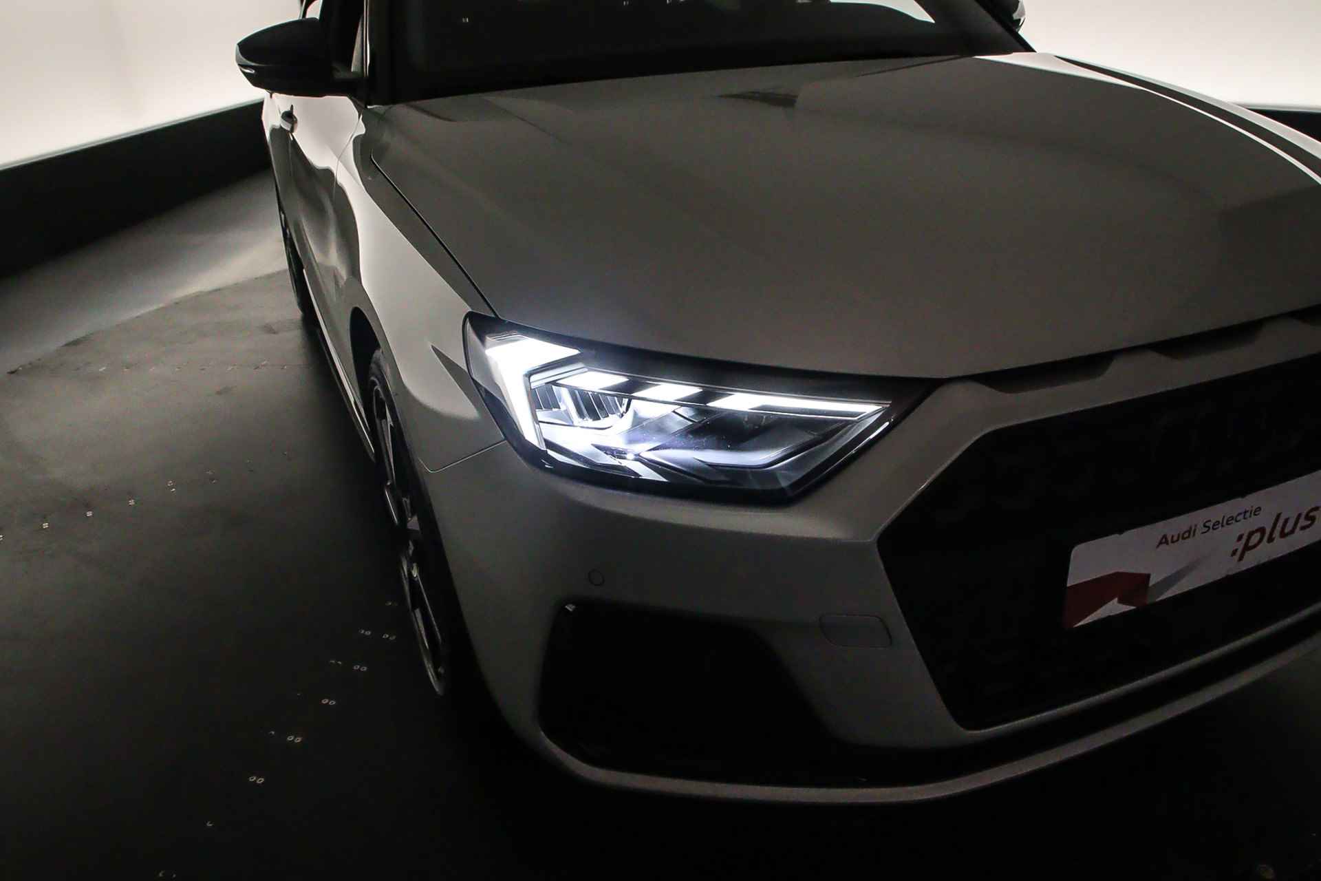 Audi A1 Sportback Advanced Edition 35 TFSI 150pk | Sonos | S-Line | Navi | LED | Adapt. Cruise | Sfeerverlichting | 18 inch | Keyless | Stoelverwarming | Optiek Zwart - 44/44