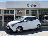 Toyota Aygo 1.0 VVT-i x-joy | Apple CarPlay/Android Auto, lichtmetalen velgen, Airconditioning, In hoogte verstelbare stoel, Parkeercamera