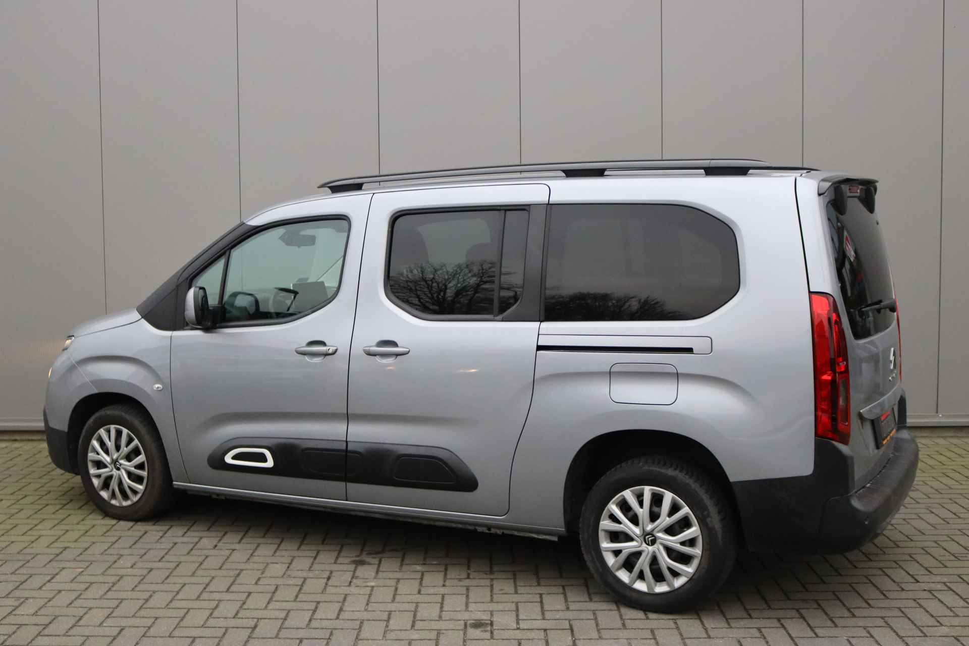 Citroën Berlingo XL 1.2 PureT. 130PK Automaat Feel 7pers. Camera/Carplay/Stoelverwarming/Cruise-Control - 2/27