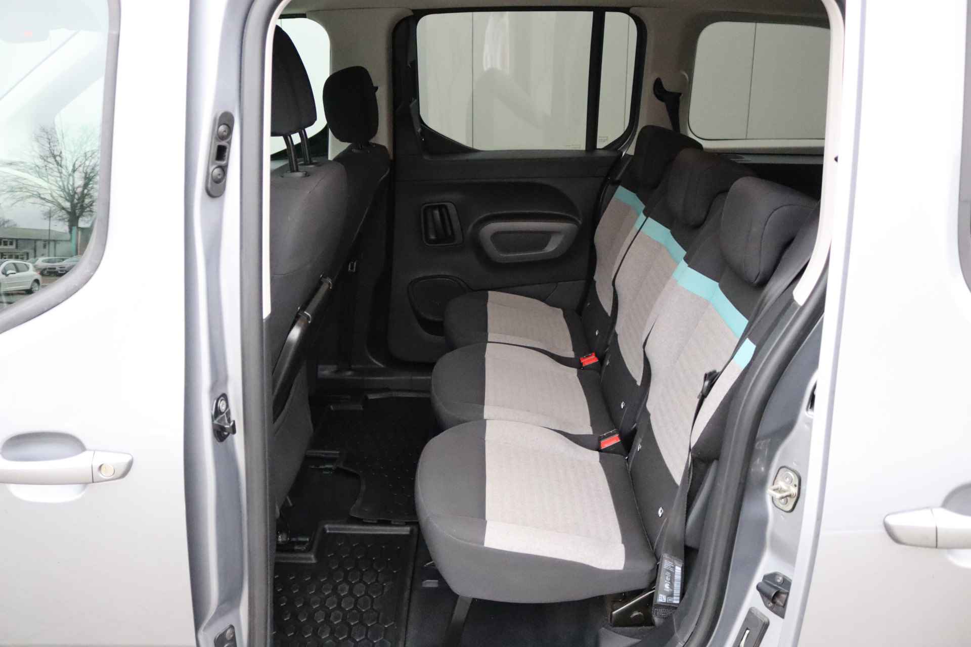 Citroën Berlingo XL 1.2 PureT. 130PK Automaat Feel 7pers. Camera/Carplay/Stoelverwarming/Cruise-Control - 9/27