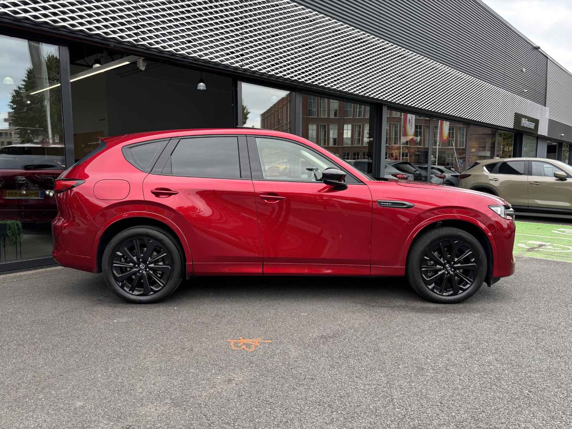 Mazda CX-60 Homura 2.5 e-Sky PHEV 327 AWD Automaat /Dealeronderhouden/Semi-elektr. trekhaak/Driver Assistance Pack/Pano - 2/39