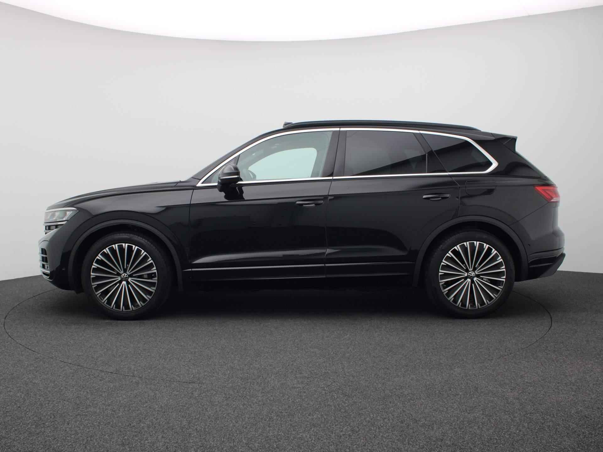 Volkswagen Touareg 3.0 TSi eHybrid 4MOTION Elegance 382PK DSG Luchtvering, Servosluiting, Pano-Schuifdak, 360gr Camera, Keyless, Side Assist, Trekhaak, 21" LM Velgen - 3/62