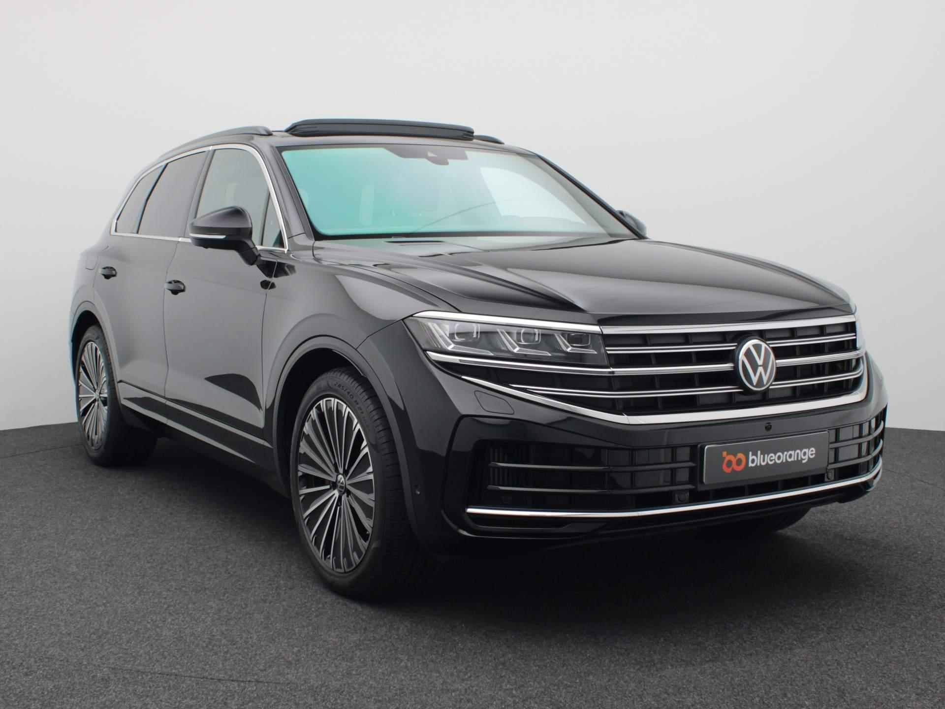 Volkswagen Touareg 3.0 TSi eHybrid 4MOTION Elegance 382PK DSG Luchtvering, Servosluiting, Pano-Schuifdak, 360gr Camera, Keyless, Side Assist, Trekhaak, 21" LM Velgen - 12/62