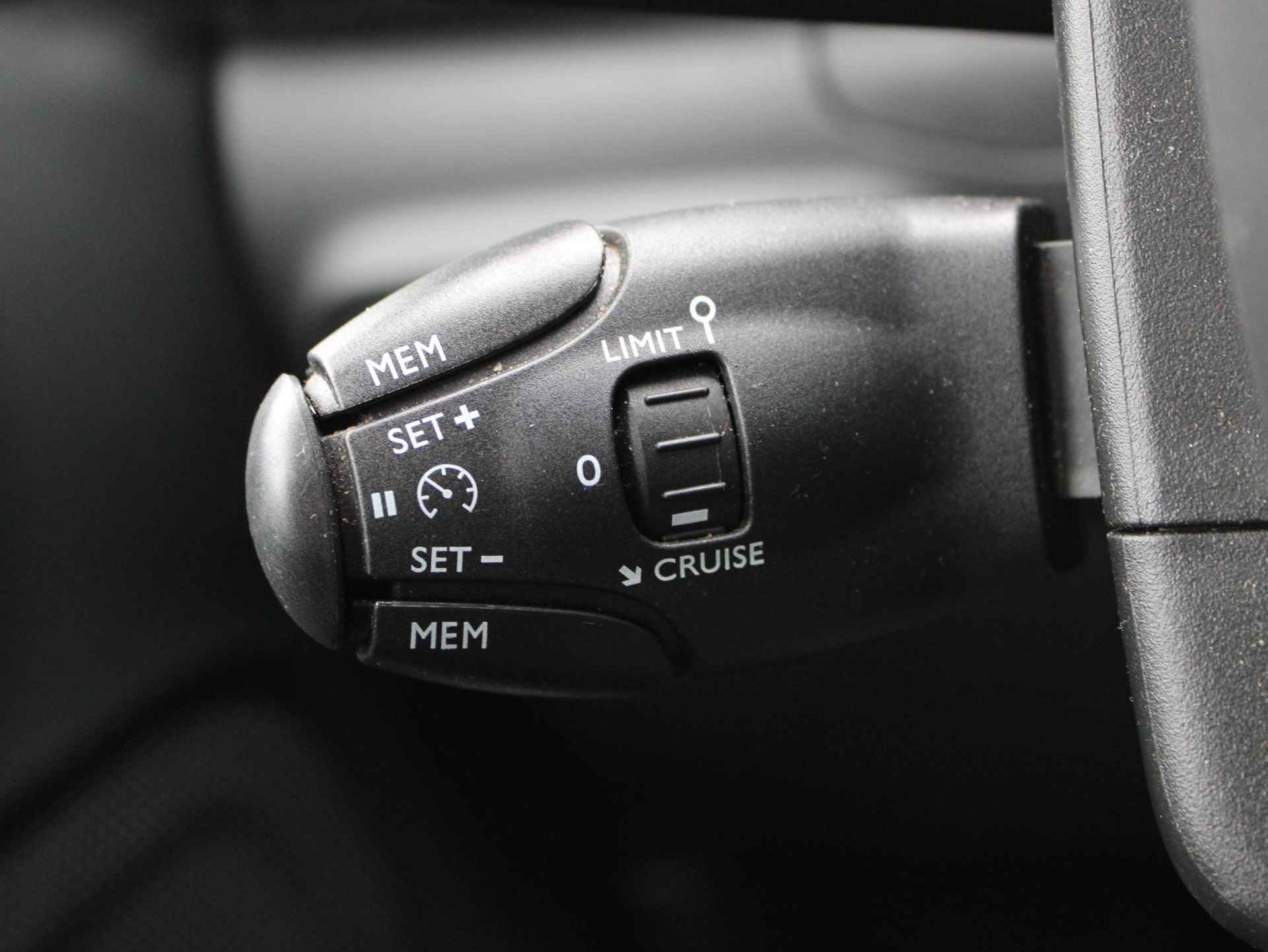 Citroen C3 1.2 PureTech Feel | Navi / Climate / Cruise - 21/24