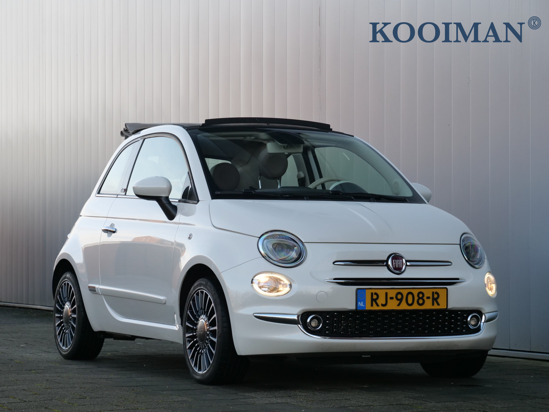 Fiat 500C 0.9 TwinAir 86 Pk Automaat DAB / Climate control / Parkeersensoren/ Leer