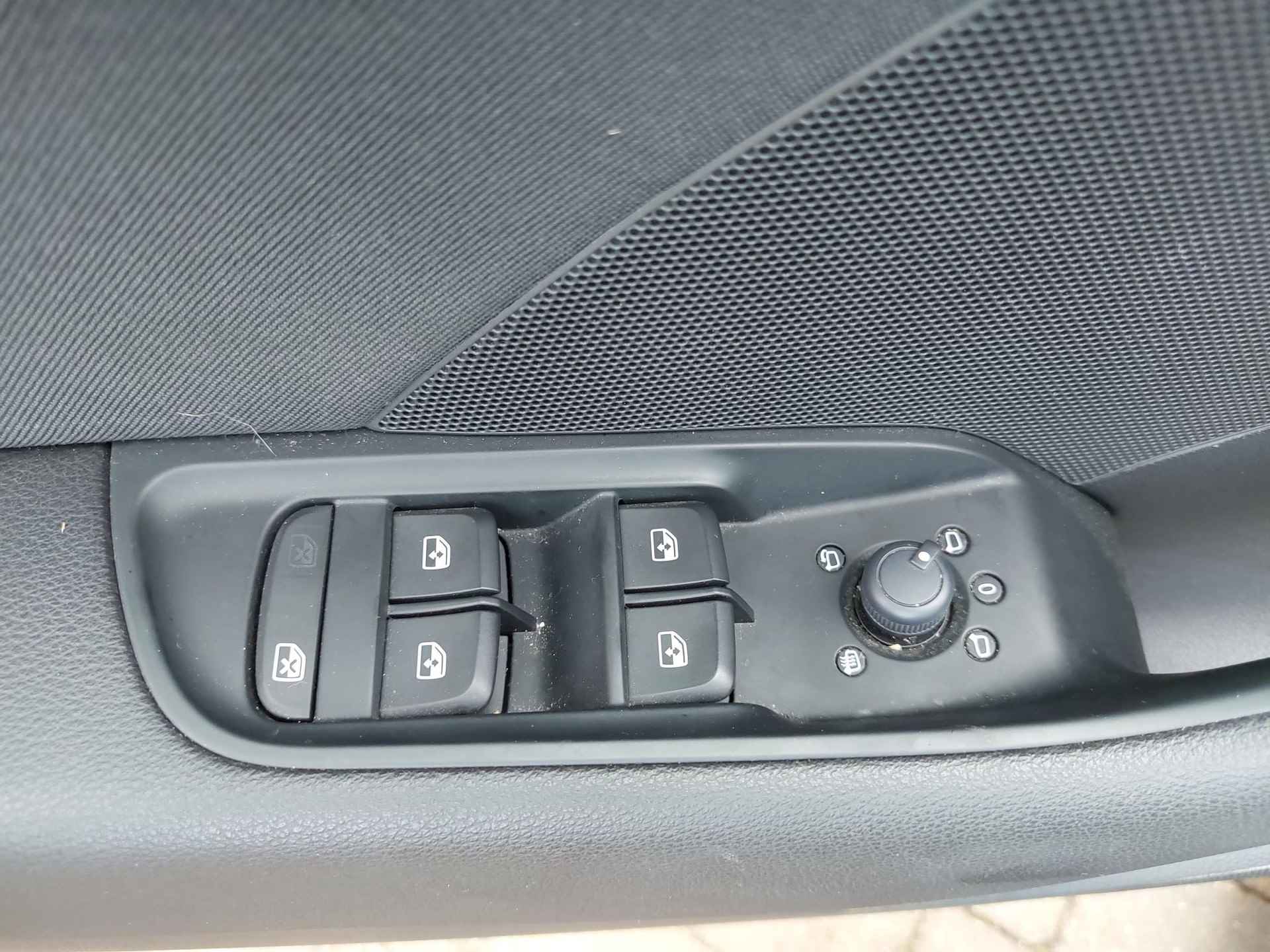 Audi A3 Sportback 40 e-tron Advance Sport | S-Line | Trekhaak | Camera | 100% onderhouden - 31/38