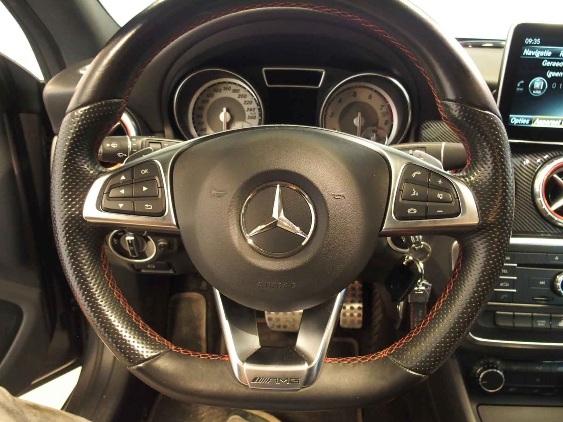 Mercedes-Benz CLA-klasse Shooting Brake 180 Ambition AMG Styling NL auto, Sportstoelen, Navigatie, Carbon, LMV 18" - 21/31