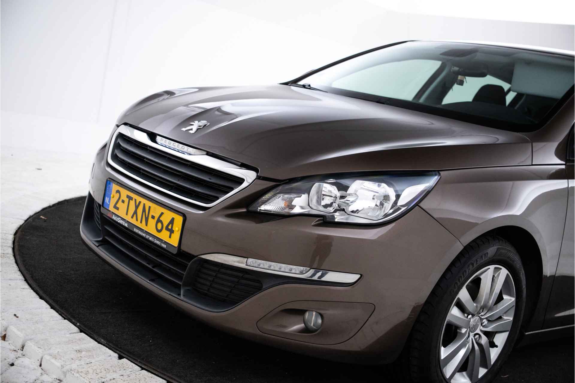 Peugeot 308 1.2 VTi Active 5 Deurs hb, Navigatie, Cruise, Lmv, - 6/23