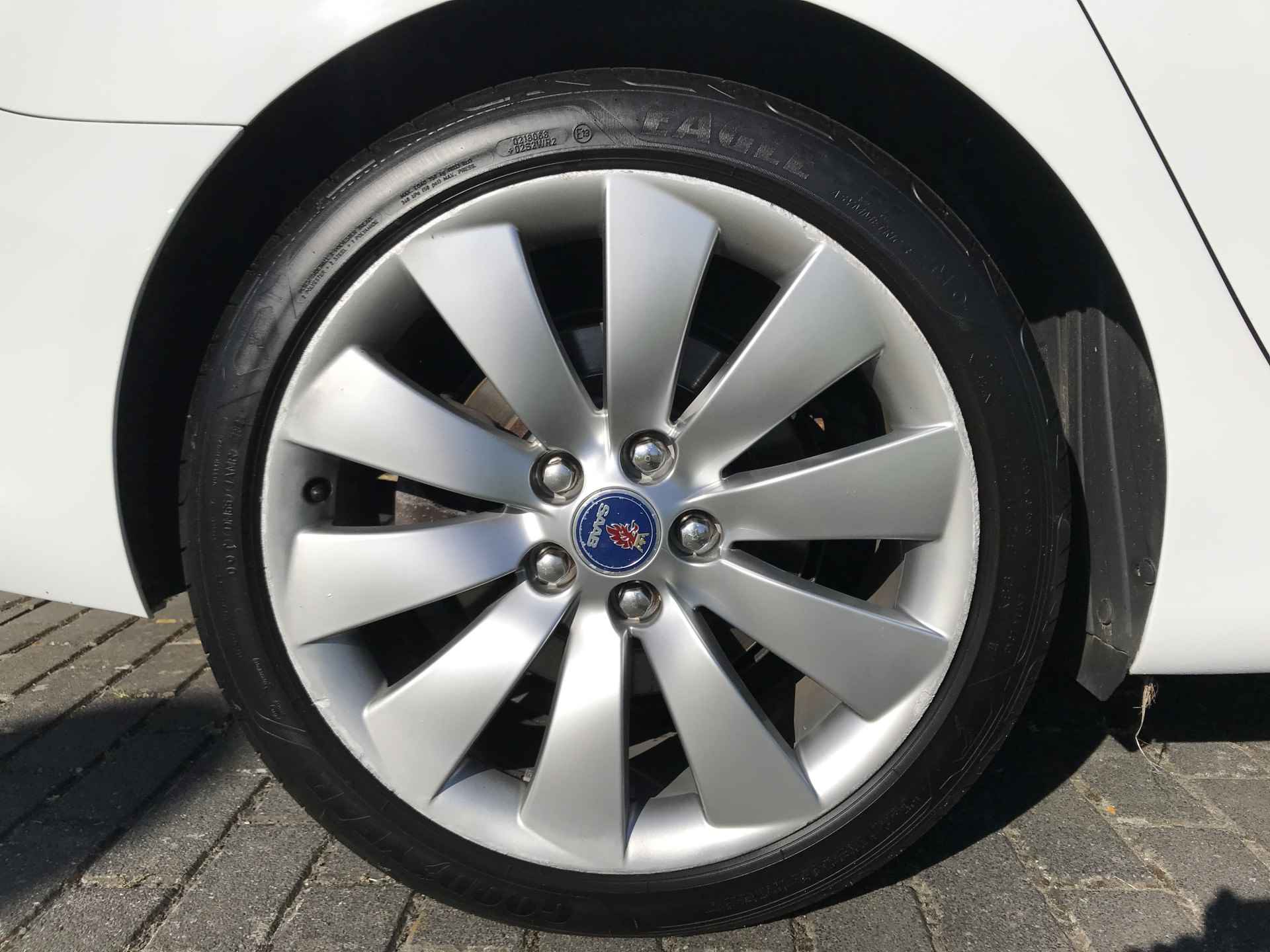 Saab 9-5 2.0T Vector XWD Automaat | Rijklaar incl garantie | Trekhaak Stoelverwarming 19 inch - 34/36