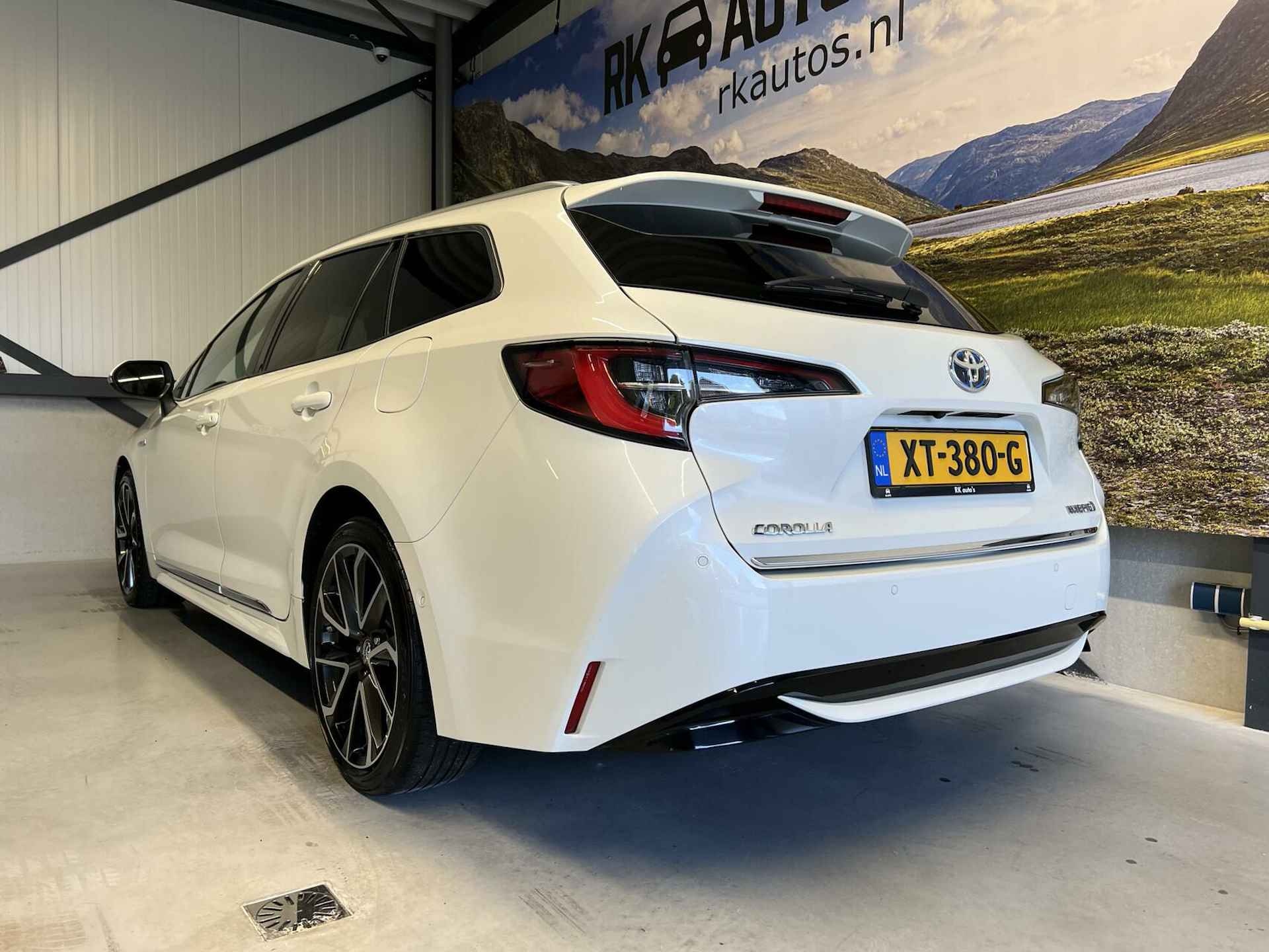 Toyota Corolla Touring Sports 2.0 Hybrid Executive - 3/35