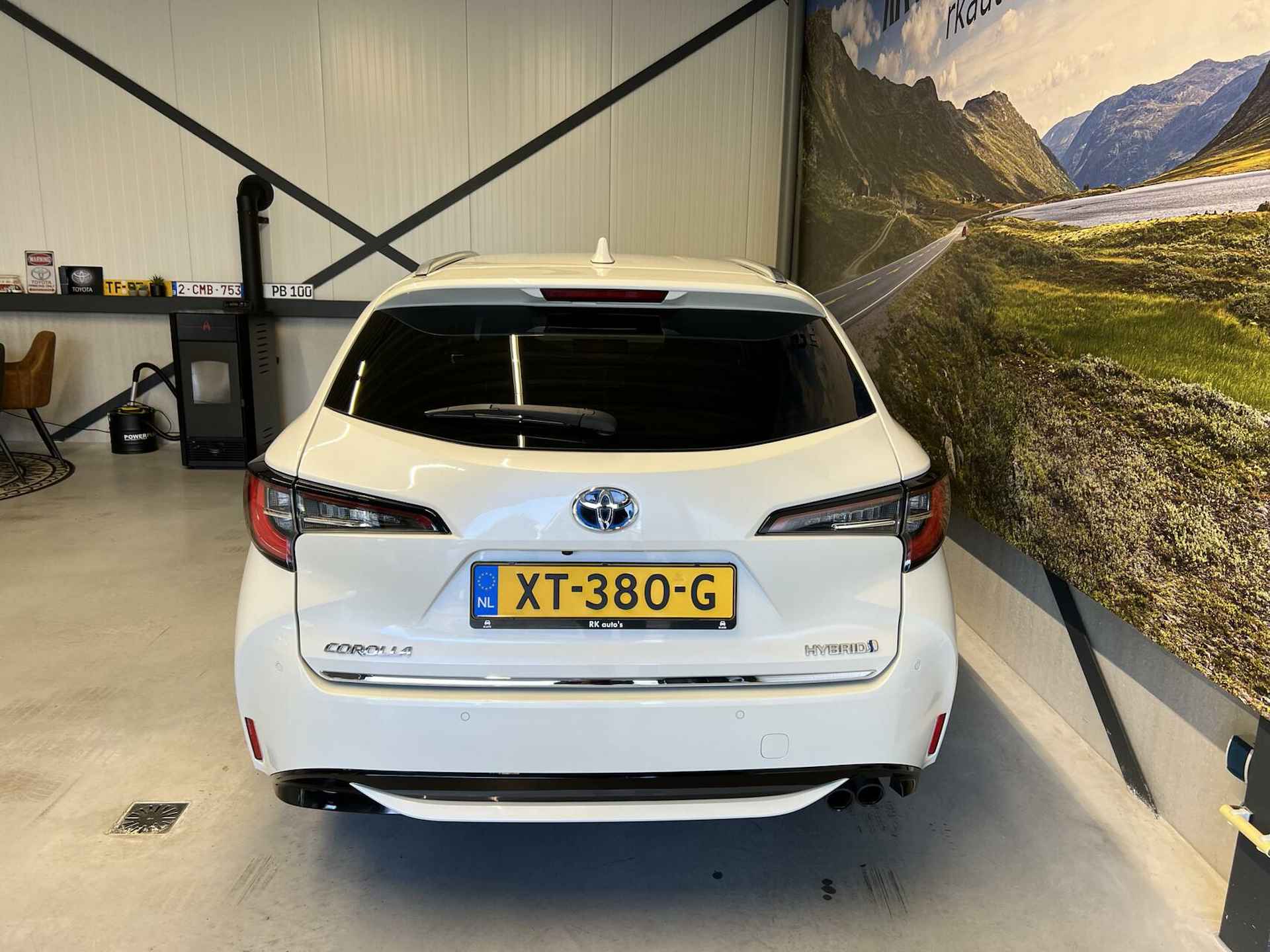 Toyota Corolla Touring Sports 2.0 Hybrid Executive - 15/35