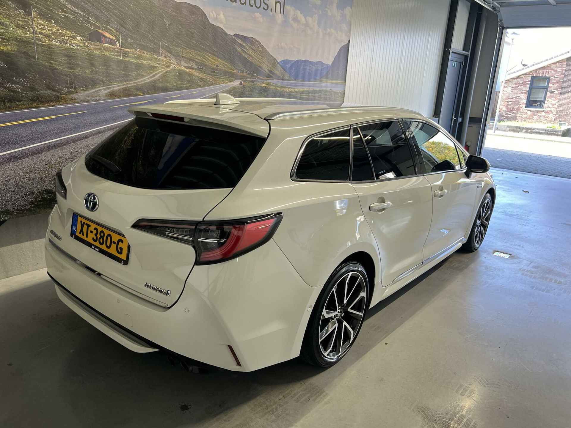 Toyota Corolla Touring Sports 2.0 Hybrid Executive - 16/35