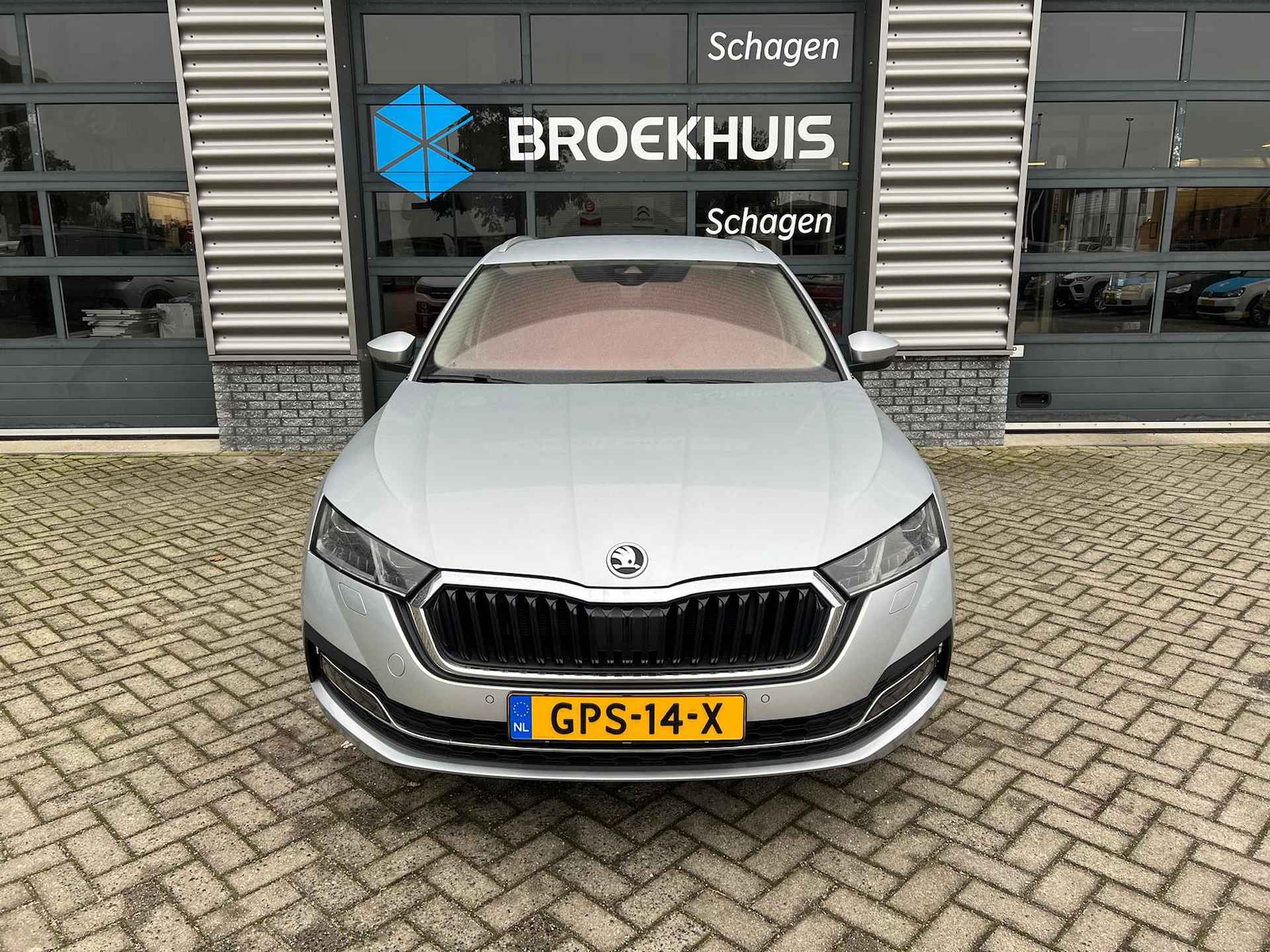 Škoda Octavia Combi 1.4 TSI 204 pk iV PHEV Business Edition | Head-up display | Achteruitrijcamera | Elektrishe geheugen stoel | - 3/35