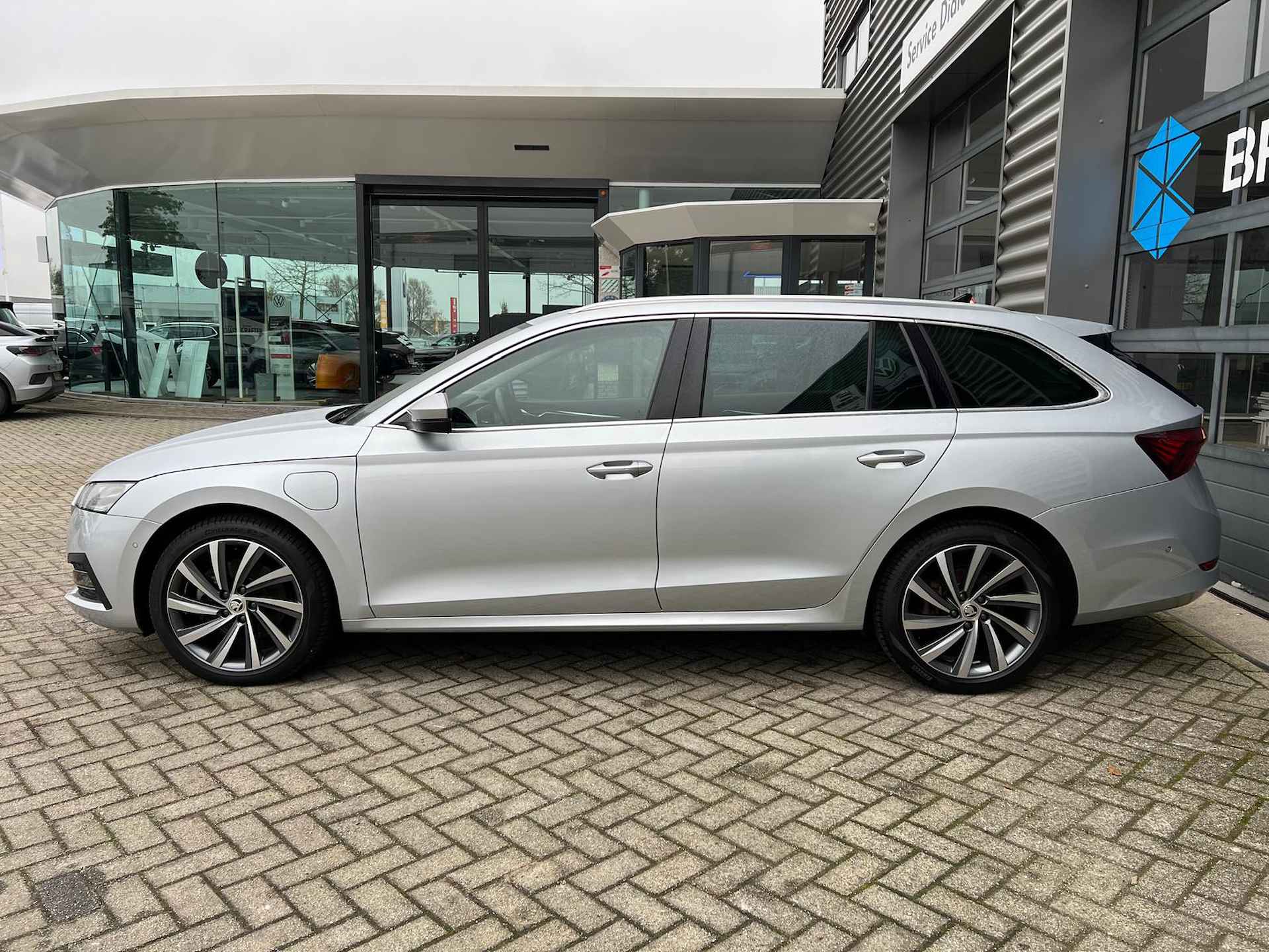 Škoda Octavia Combi 1.4 TSI 204 pk iV PHEV Business Edition | Head-up display | Achteruitrijcamera | Elektrishe geheugen stoel | - 7/35