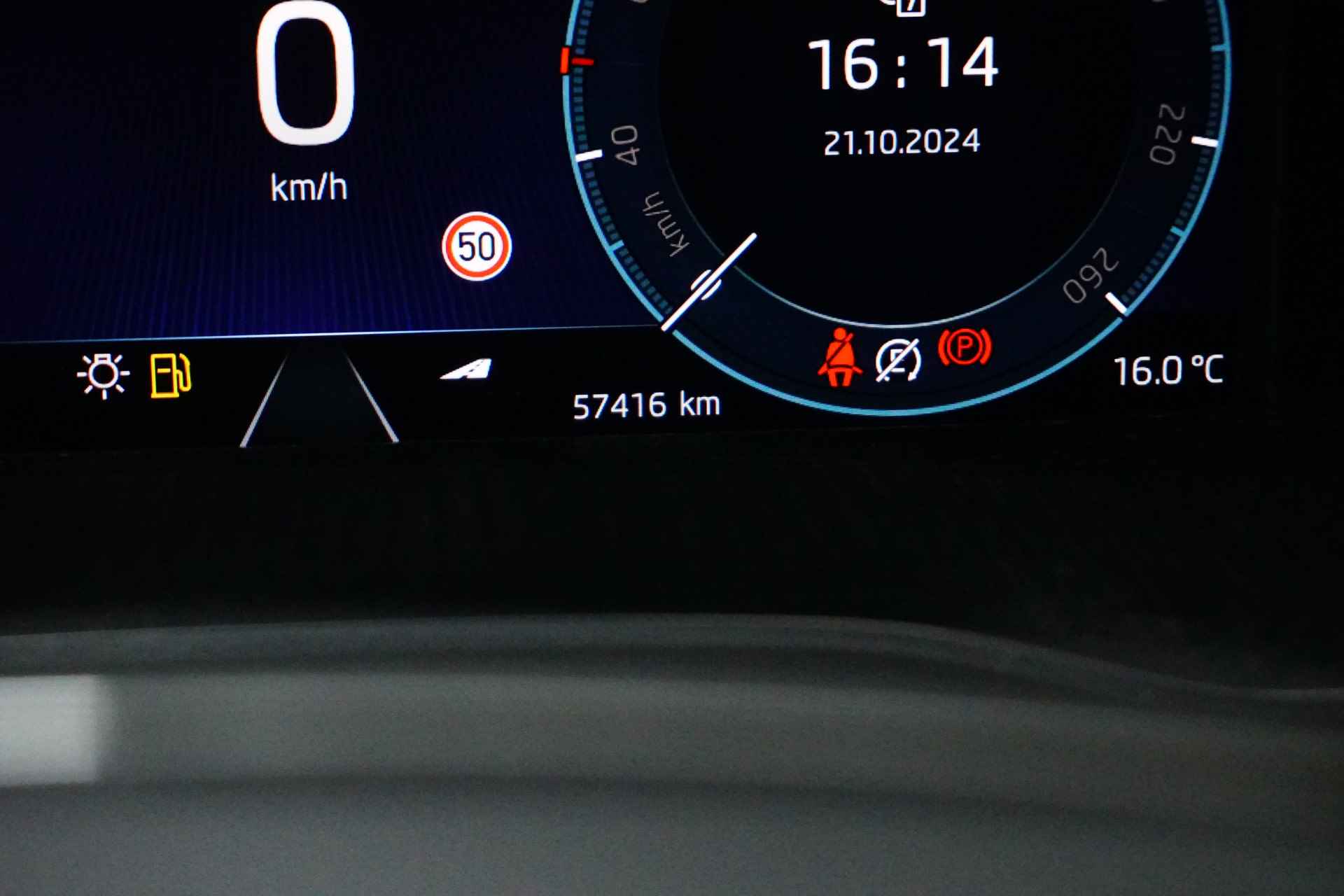 Škoda Octavia Combi 1.4 TSI 204 pk iV PHEV Business Edition | Head-up display | Achteruitrijcamera | Elektrishe geheugen stoel | - 23/35