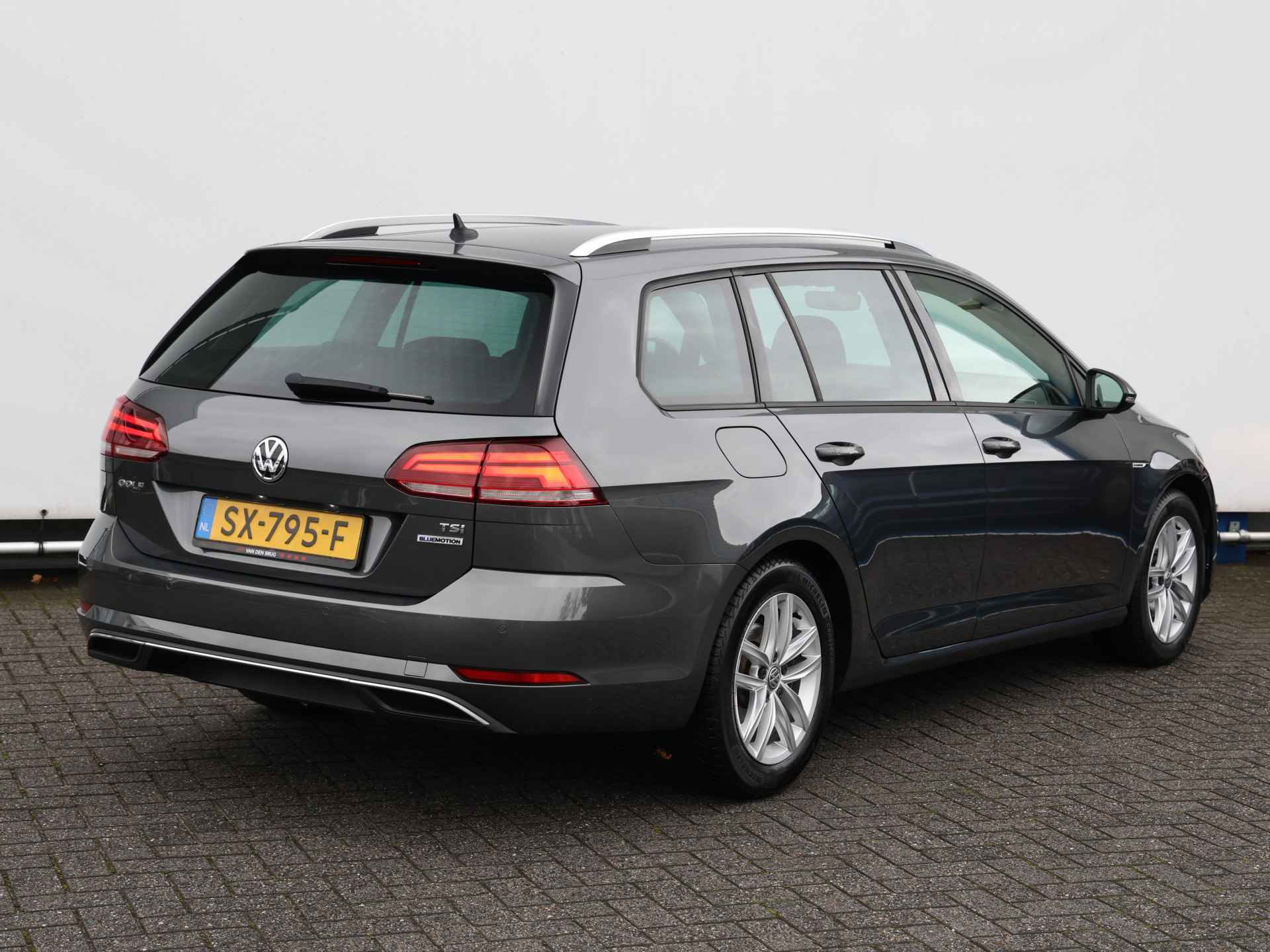 Volkswagen GOLF Variant 1.5 TSI Comfortline 130PK DSG I Navigatie I Cruise control I Parkeersensoren - 5/36