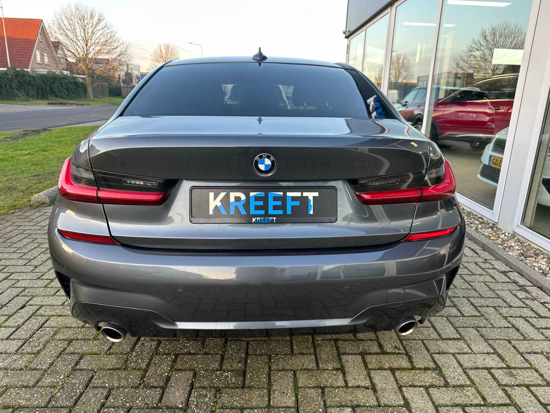 BMW 3-serie 320i High Executive M Sport - 9/33