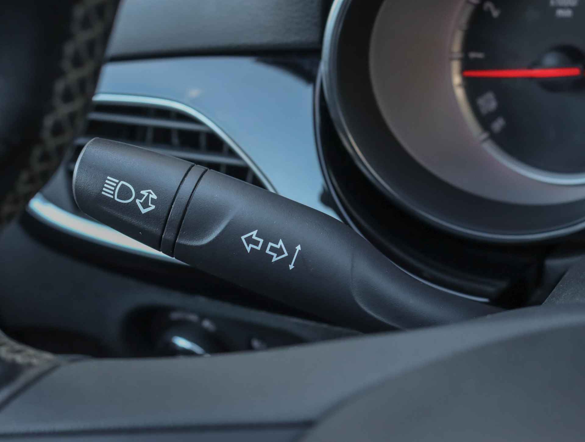 Opel Astra 150pk Turbo Innovation (2de eig./Glazendak/LEER/AGR/Camera/Winterpakket/17"LMV) - 24/47