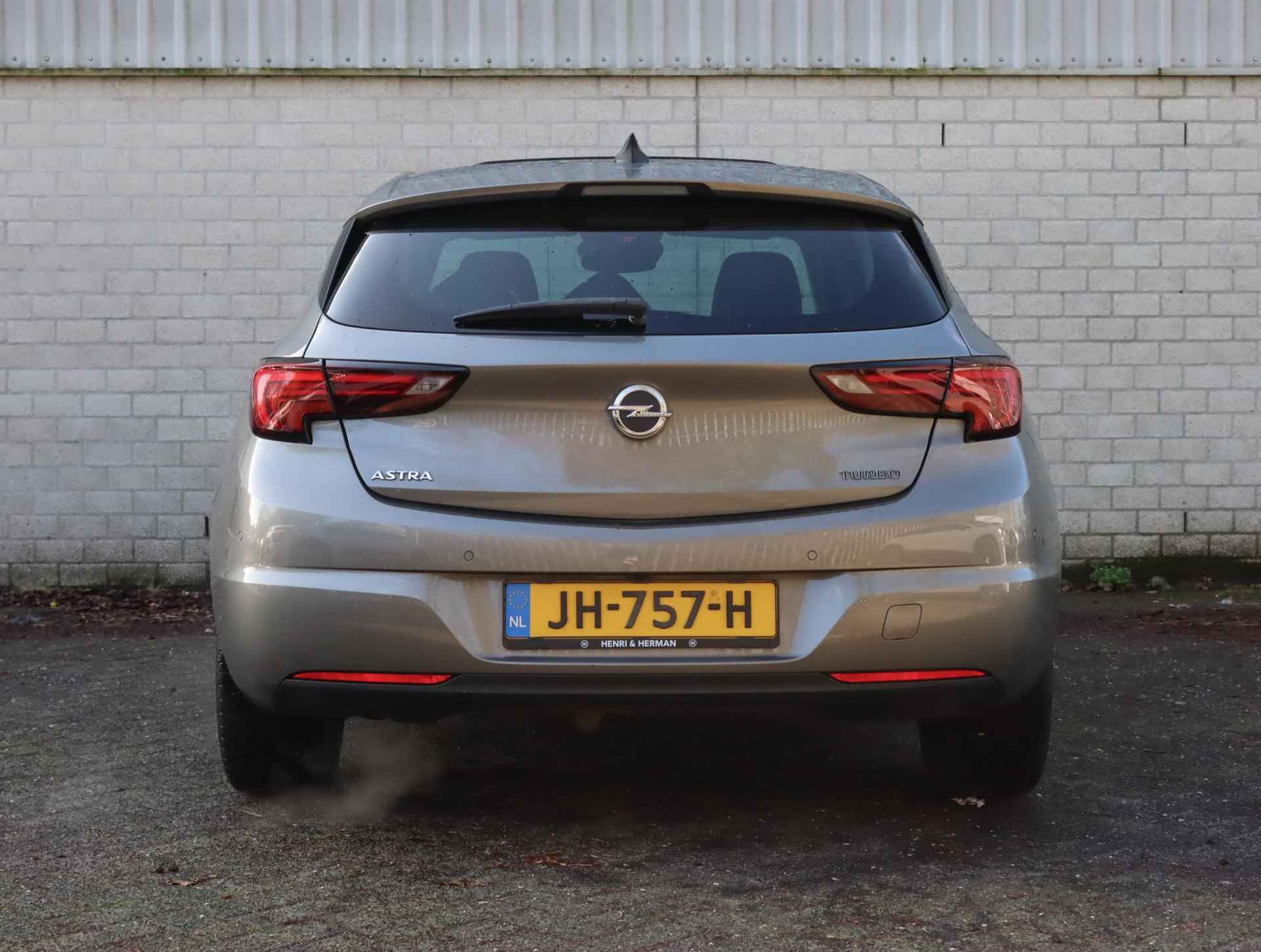 Opel Astra 150pk Turbo Innovation (2de eig./Glazendak/LEER/AGR/Camera/Winterpakket/17"LMV) - 44/47