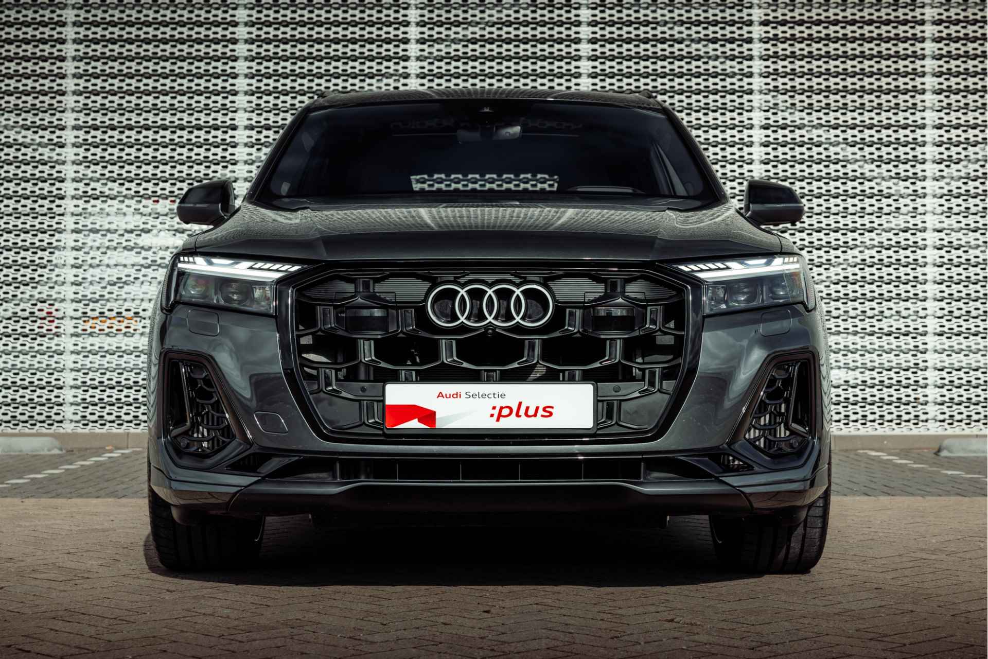 Audi Q7 60 TFSI e 490pk quattro Pro Line S Competition | Panoramadak | Bang & Olufsen | Vierwielbesturing | Head Up | 22" LM velgen | S-sportstoelen | Leder | Assistentiepakket plus | Trekhaak - 6/37