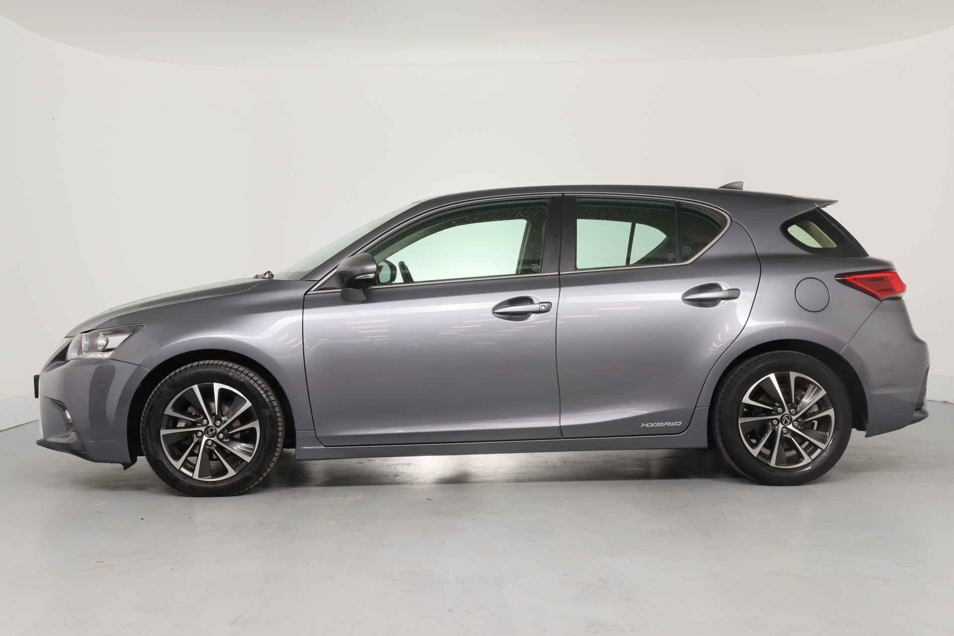 Lexus CT 200h Business Line | Navi | Camera | Clima | Keyless | Cruise Control | Parkeersensoren V+A | Lichtmetalen Velgen - 20/25