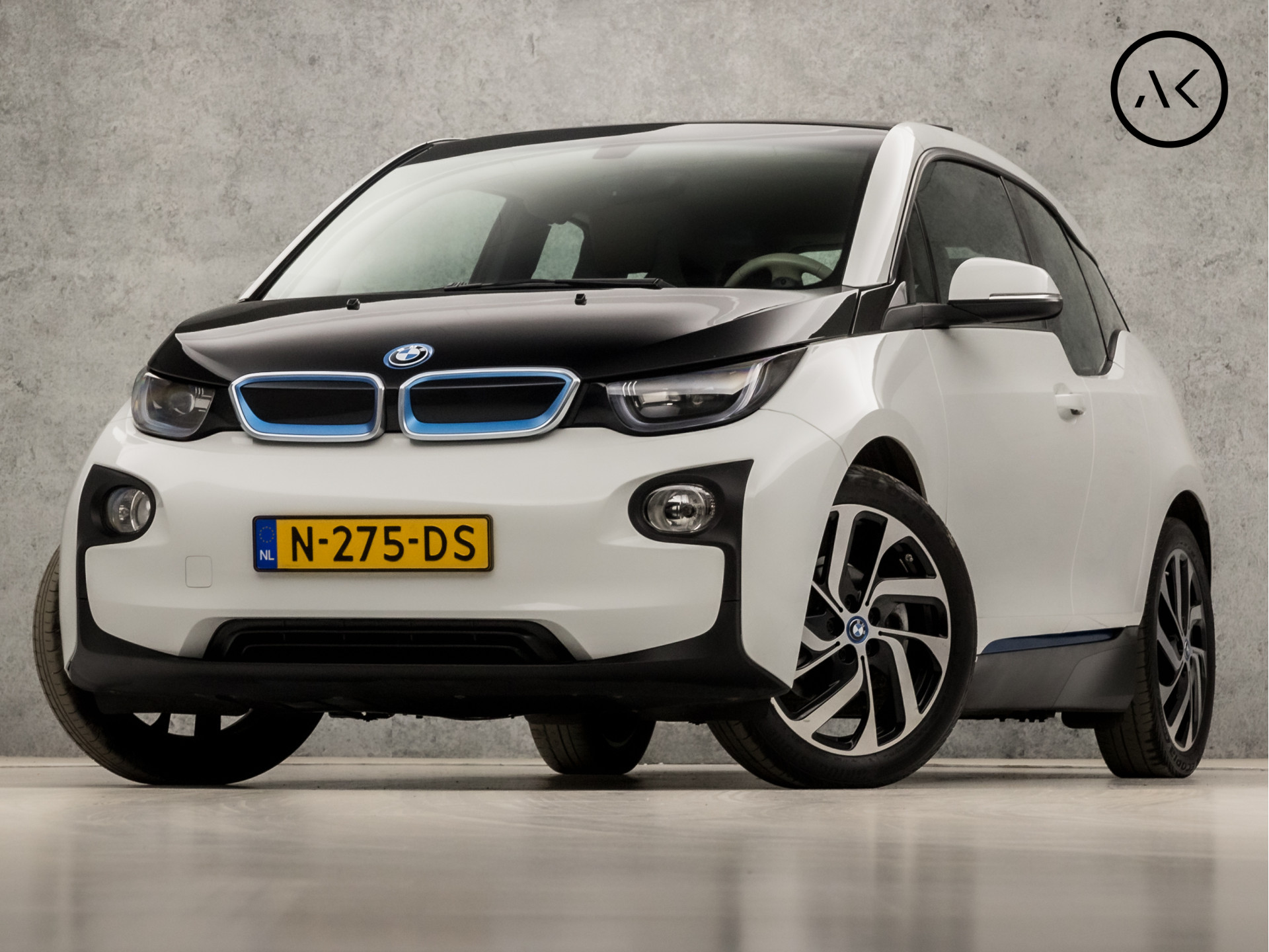 BMW i3 Comfort Advance 22 kWh 170Pk (SCHUIFDAK, GROOT NAVI, HARMAN/KARDON, STOELVERWARMING, DEALER ONDERHOUDEN, LEDER, LED, PARKEERSENSOREN, CRUISE, NIEUWSTAAT)