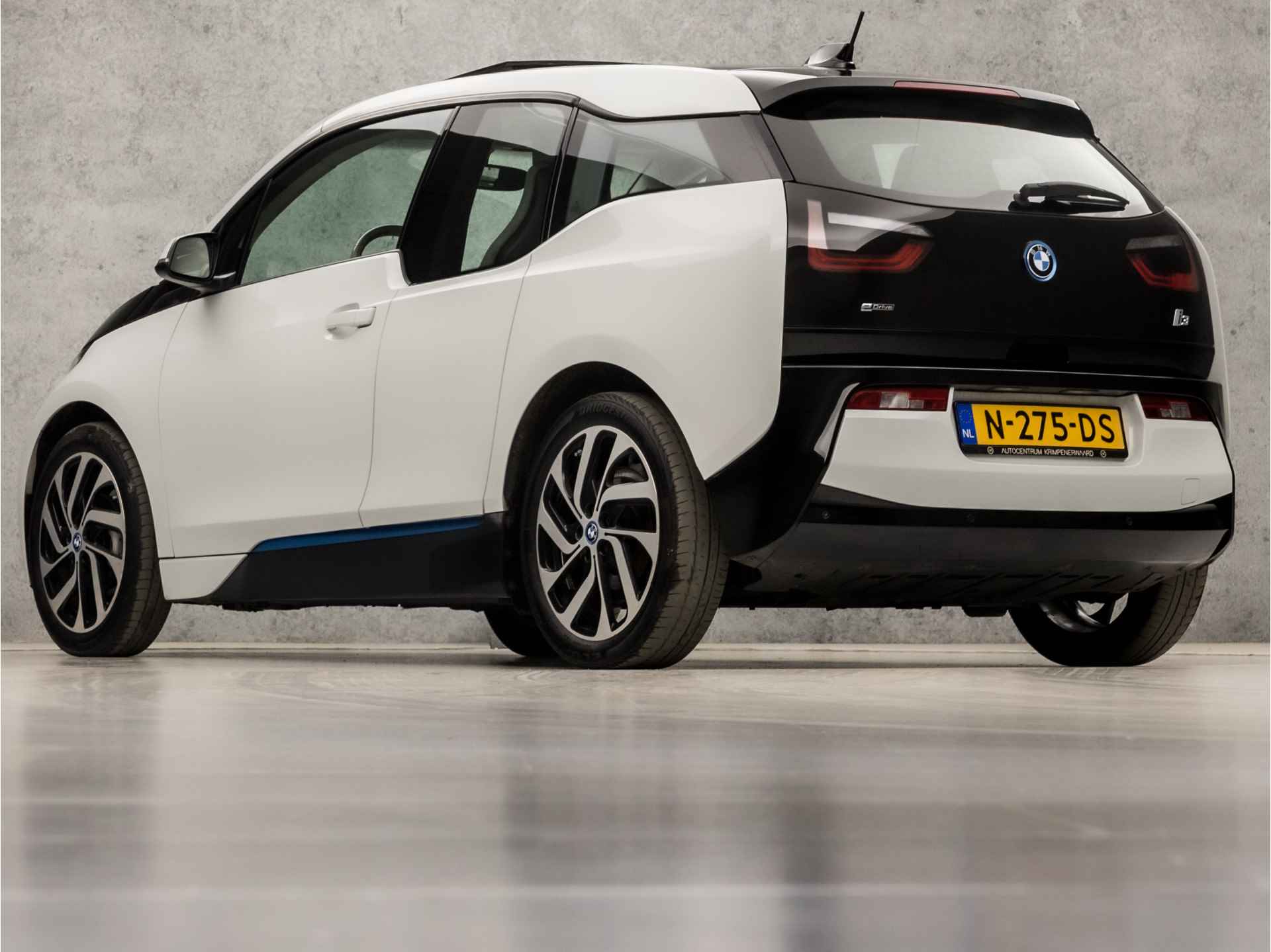 BMW i3 Comfort Advance 22 kWh 170Pk (SCHUIFDAK, GROOT NAVI, HARMAN/KARDON, STOELVERWARMING, DEALER ONDERHOUDEN, LEDER, LED, PARKEERSENSOREN, CRUISE, NIEUWSTAAT) - 3/39