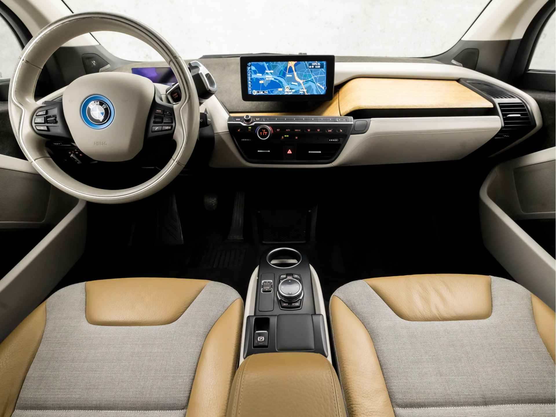 BMW i3 Comfort Advance 22 kWh 170Pk (SCHUIFDAK, GROOT NAVI, HARMAN/KARDON, STOELVERWARMING, DEALER ONDERHOUDEN, LEDER, LED, PARKEERSENSOREN, CRUISE, NIEUWSTAAT) - 6/39