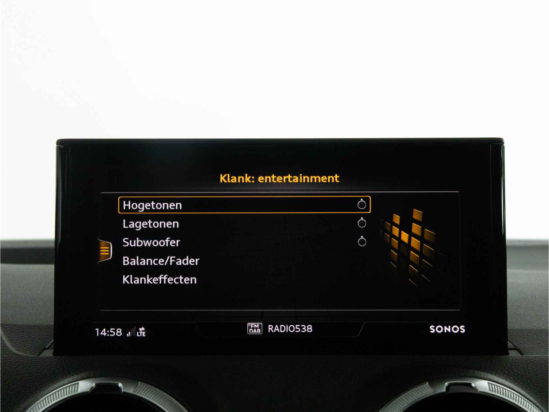 Audi SQ2 2.0 TFSI 301 PK QUATTRO | LED Matrix | Sonos | Achteruitrijcamera | Adaptieve Cruise Control | Originele NL Auto | - 39/47