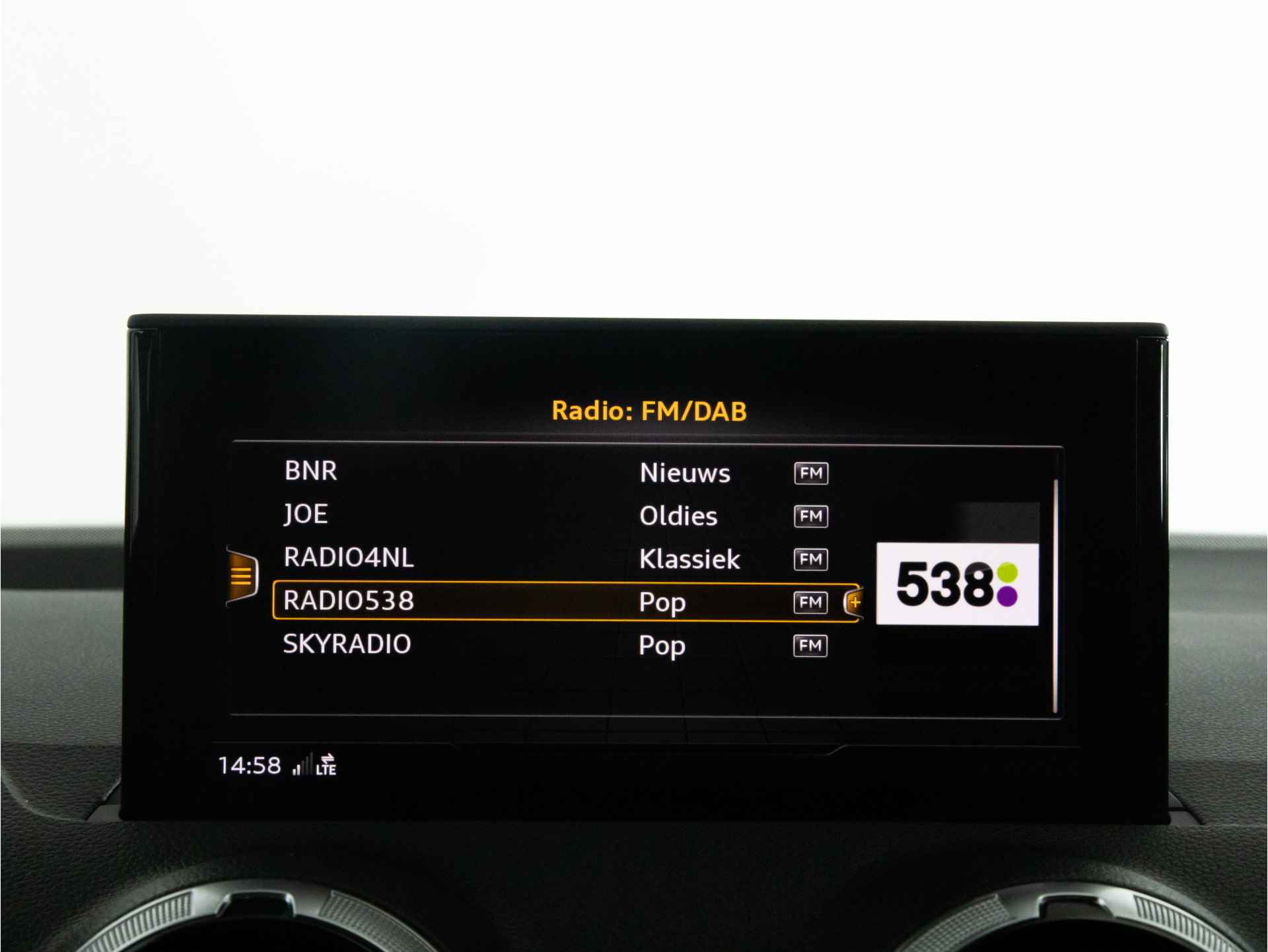 Audi SQ2 2.0 TFSI 301 PK QUATTRO | LED Matrix | Sonos | Achteruitrijcamera | Adaptieve Cruise Control | Originele NL Auto | - 40/47