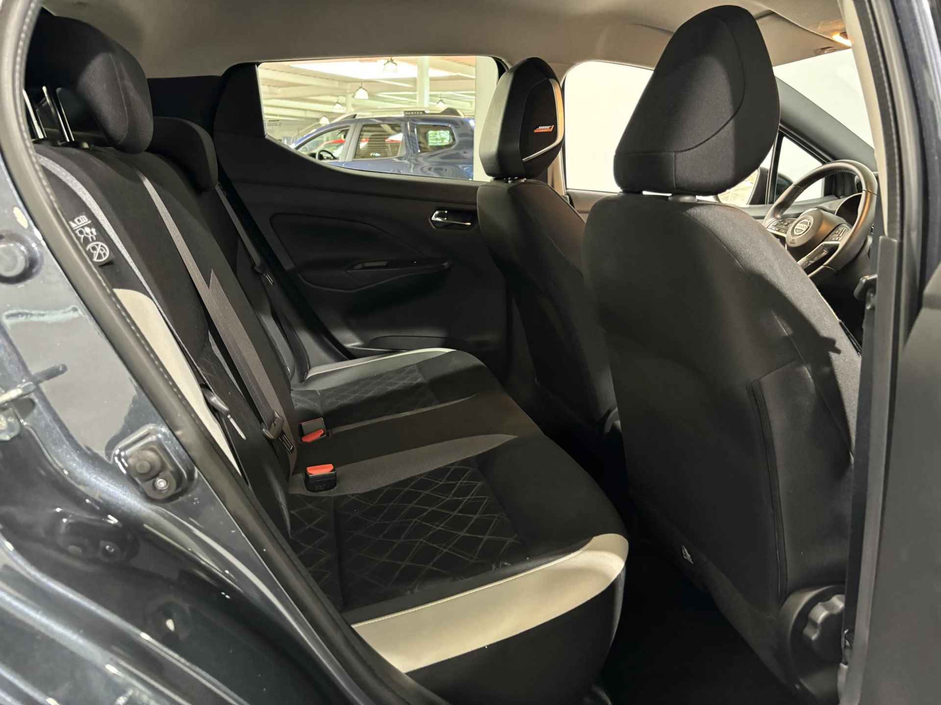 Nissan Micra 1.0 - 90PK IG-T N-Design | Bose Audio | Airco | Parkeersensoren | Lichtmetalen Velgen | Apple CarPlay/Android Auto | Privacy Glass | Cruise Control | - 17/34