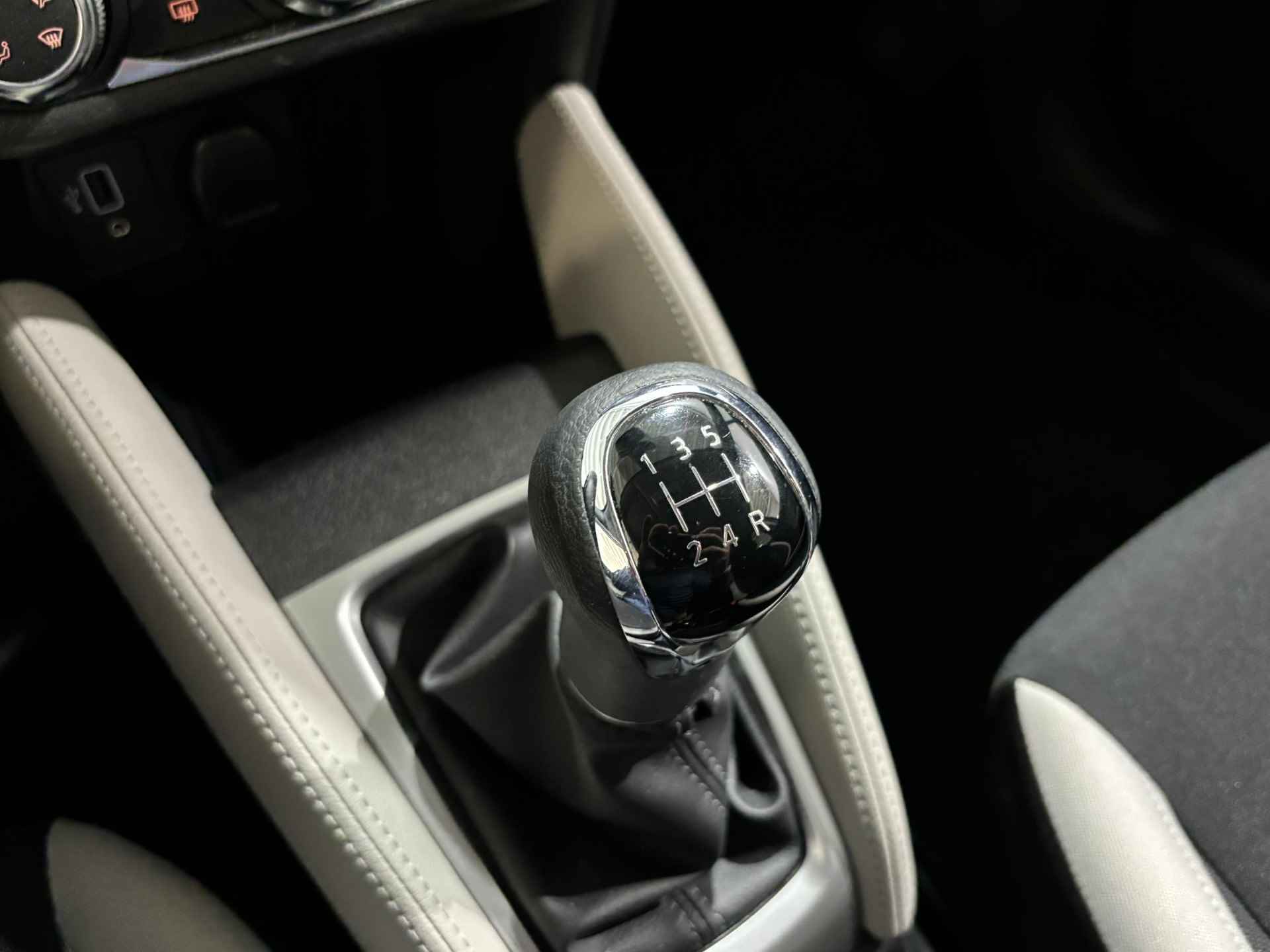 Nissan Micra 1.0 - 90PK IG-T N-Design | Bose Audio | Airco | Parkeersensoren | Lichtmetalen Velgen | Apple CarPlay/Android Auto | Privacy Glass | Cruise Control | - 31/34