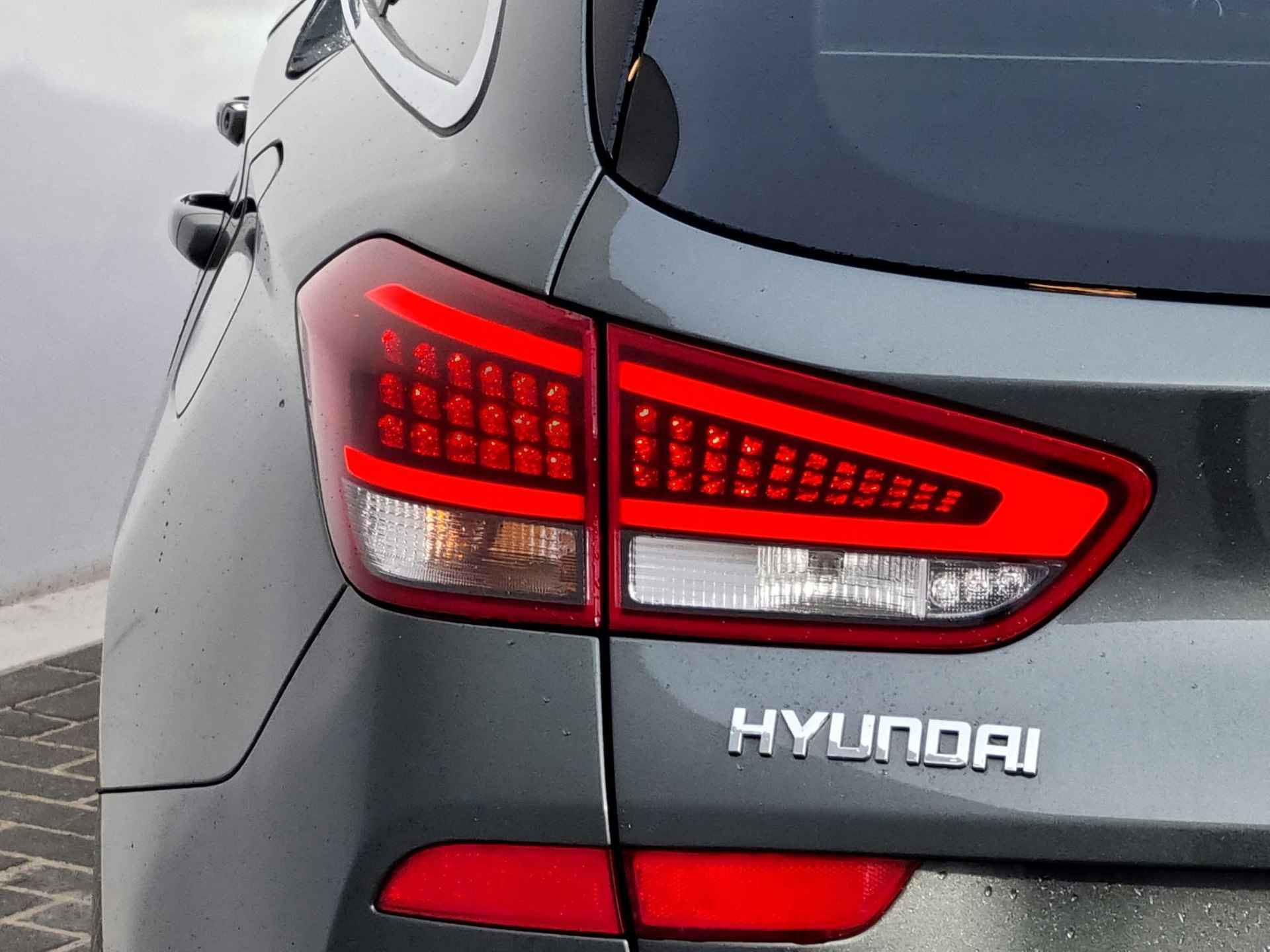 Hyundai i30 Wagon 1.5 T-GDi MHEV Premium / Private Lease Vanaf €629,- / Origineel NL / Lederen Bekleding - 24/47