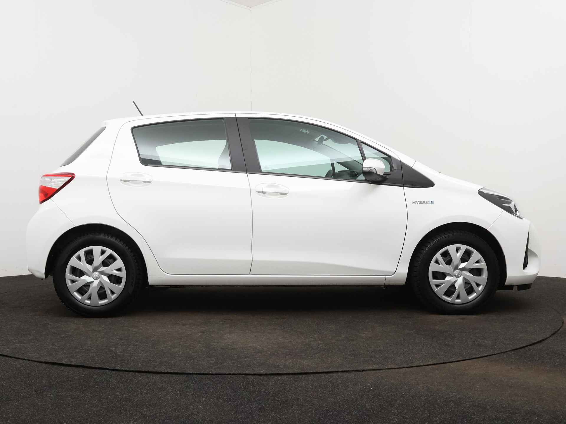 Toyota Yaris 1.5 Hybrid Active | Camera | Climate Control | Cruise Control | - 28/42