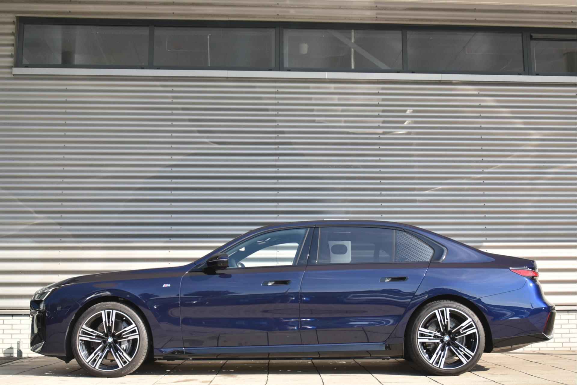 BMW i7 xDrive60 High Executive / M Sport / Climate Acoustics Pack - 2/31