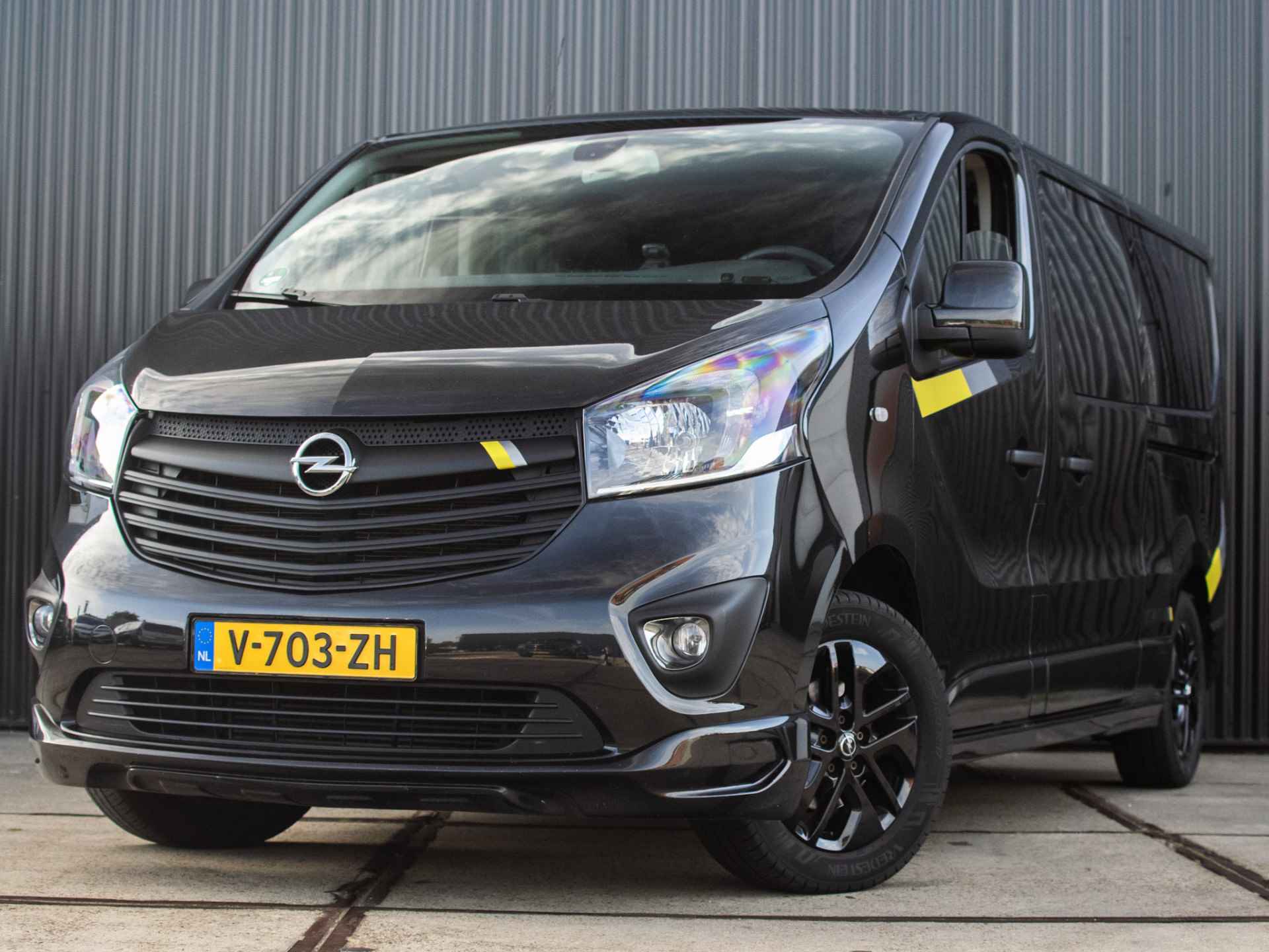 Opel Vivaro 1.6 CDTI 145pk L2H1 DC Irmscher | Rolstoelbus | 4 +1 | Lift | Grijs kenteken | 2x Schuifdeur | Standkachel | Rolstoelauto | - 27/42