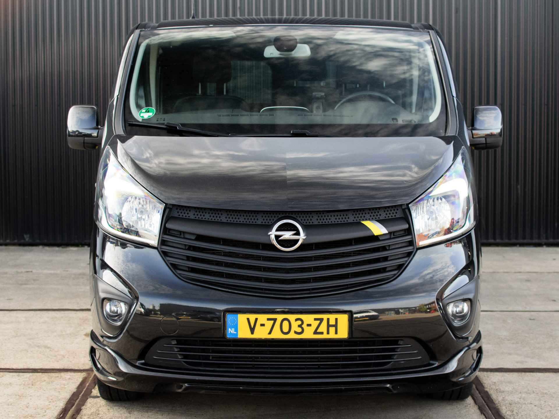 Opel Vivaro 1.6 CDTI 145pk L2H1 DC Irmscher | Rolstoelbus | 4 +1 | Lift | Grijs kenteken | 2x Schuifdeur | Standkachel | Rolstoelauto | - 28/42