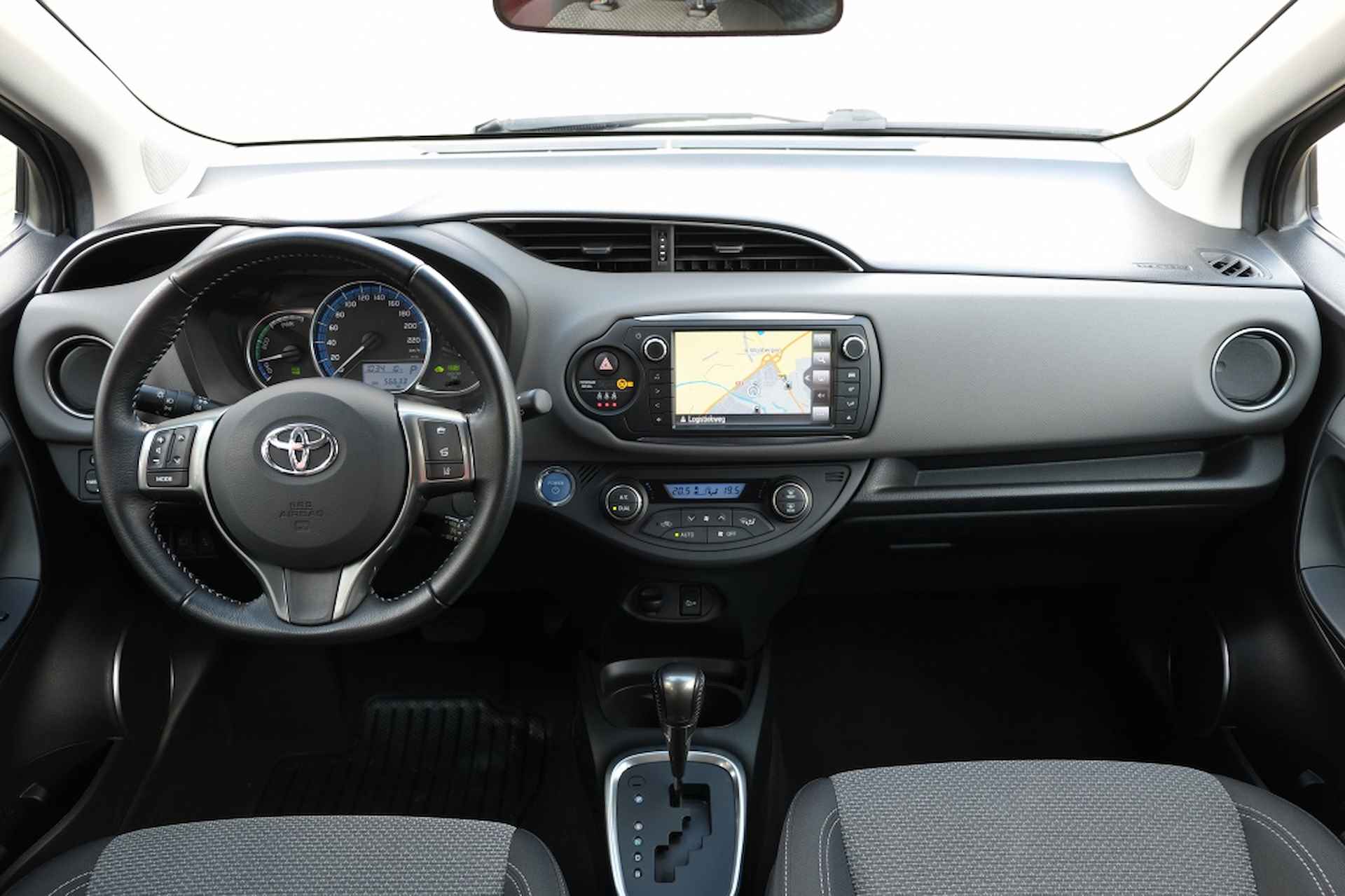 Toyota Yaris 1.5 Hybrid 100PK Trend Automaat | Safety Sense® | Airco | Naviga - 3/40