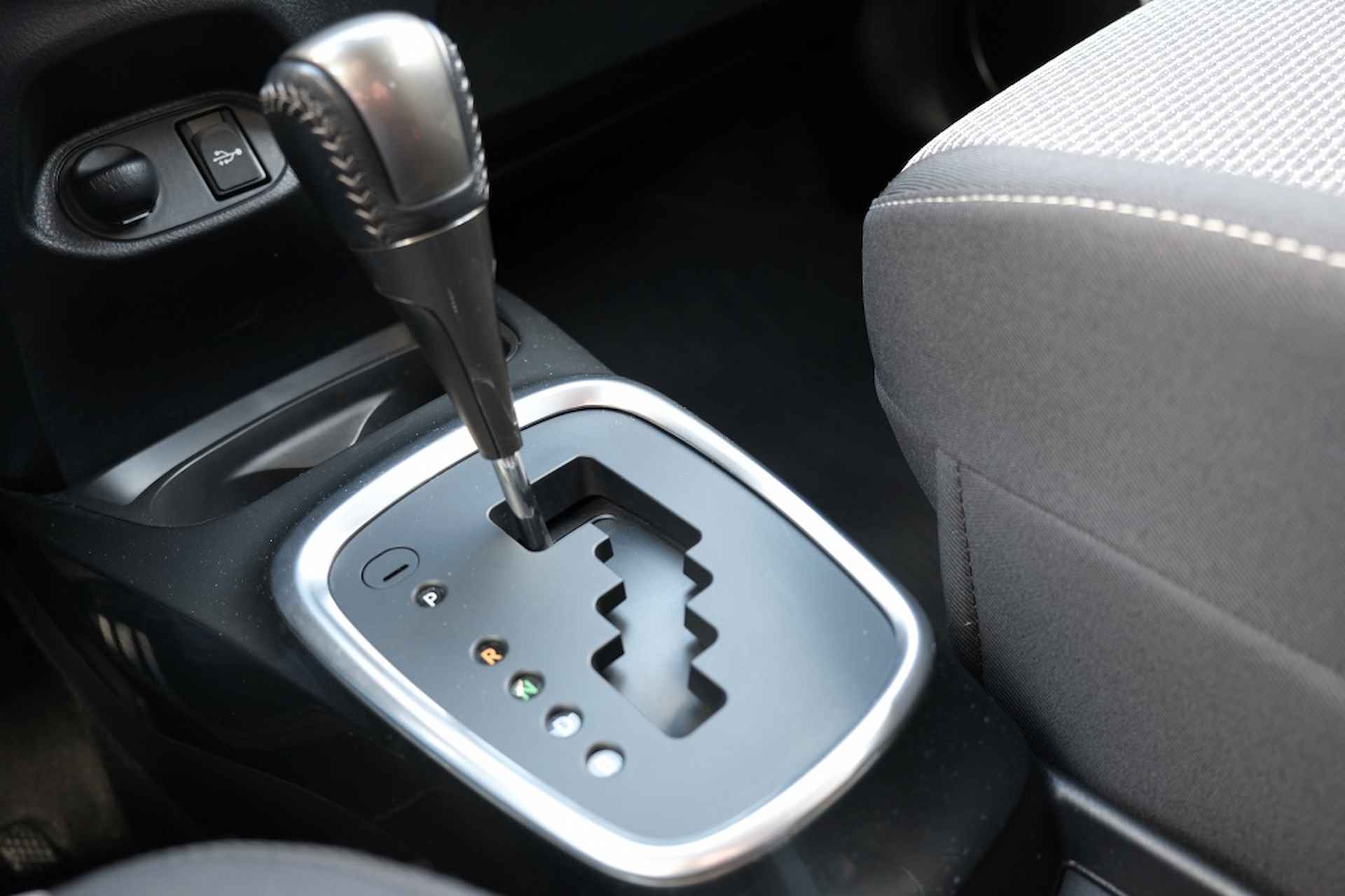 Toyota Yaris 1.5 Hybrid 100PK Trend Automaat | Safety Sense® | Airco | Naviga - 12/40