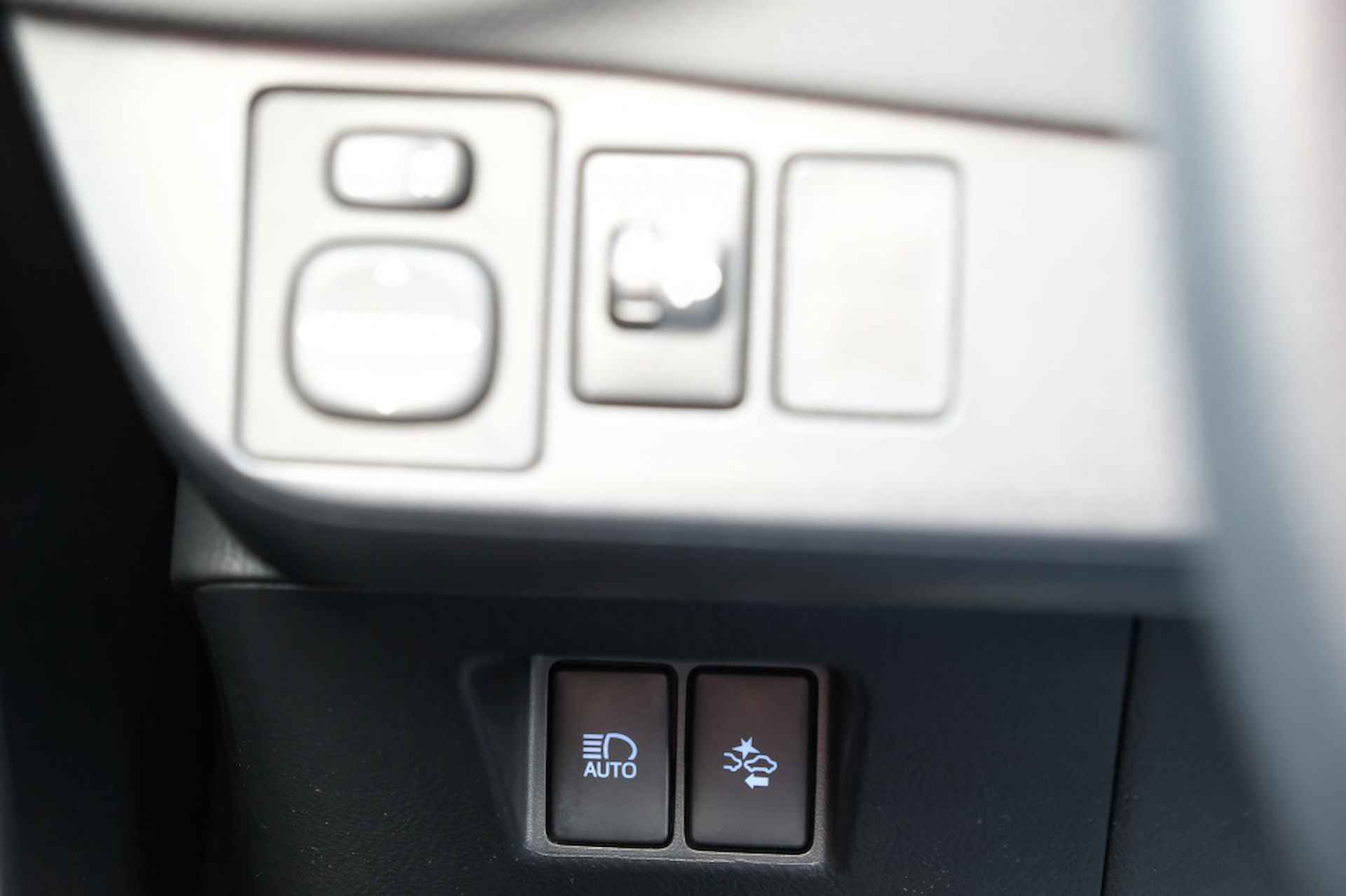 Toyota Yaris 1.5 Hybrid 100PK Trend Automaat | Safety Sense® | Airco | Naviga - 15/40