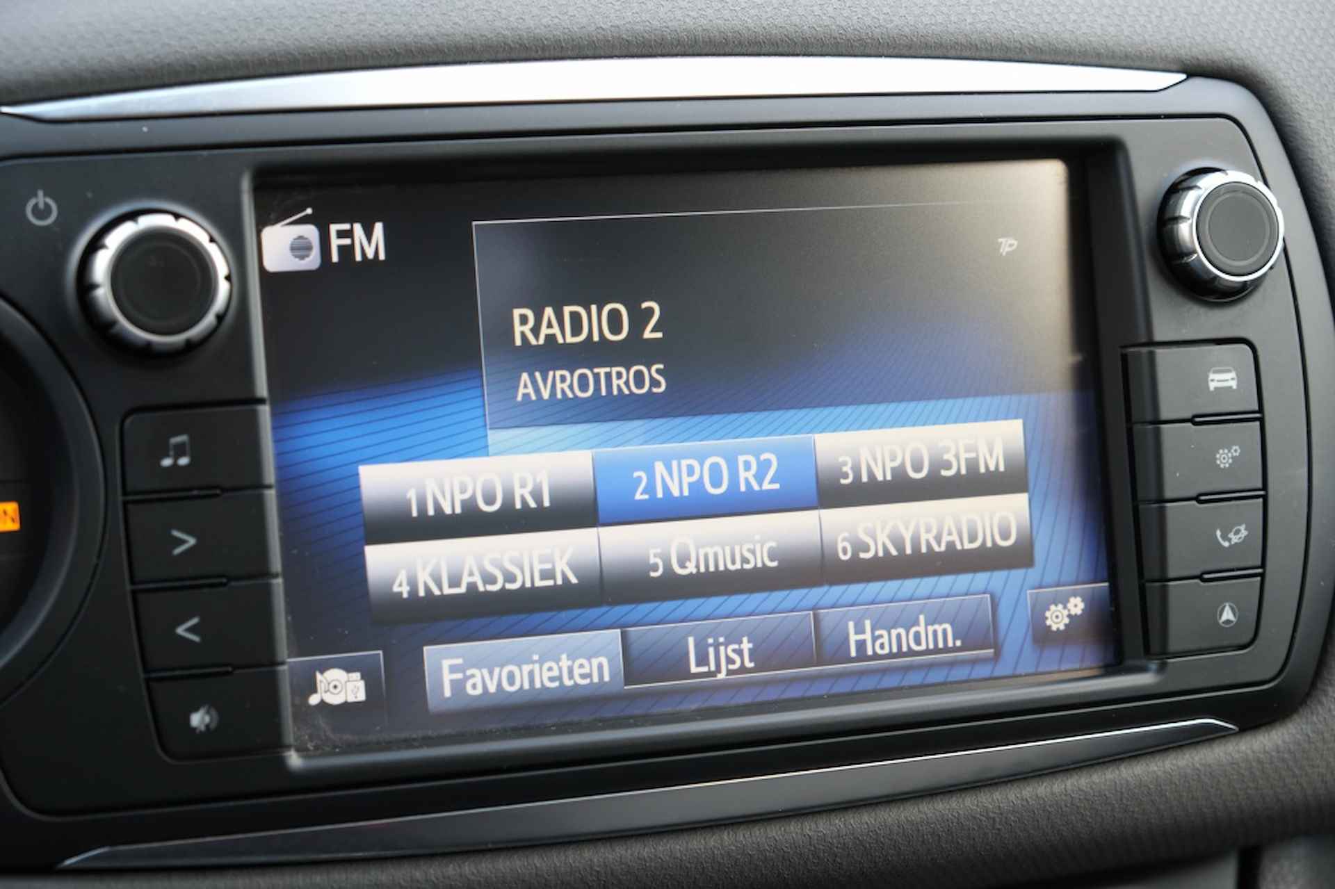 Toyota Yaris 1.5 Hybrid 100PK Trend Automaat | Safety Sense® | Airco | Naviga - 28/40