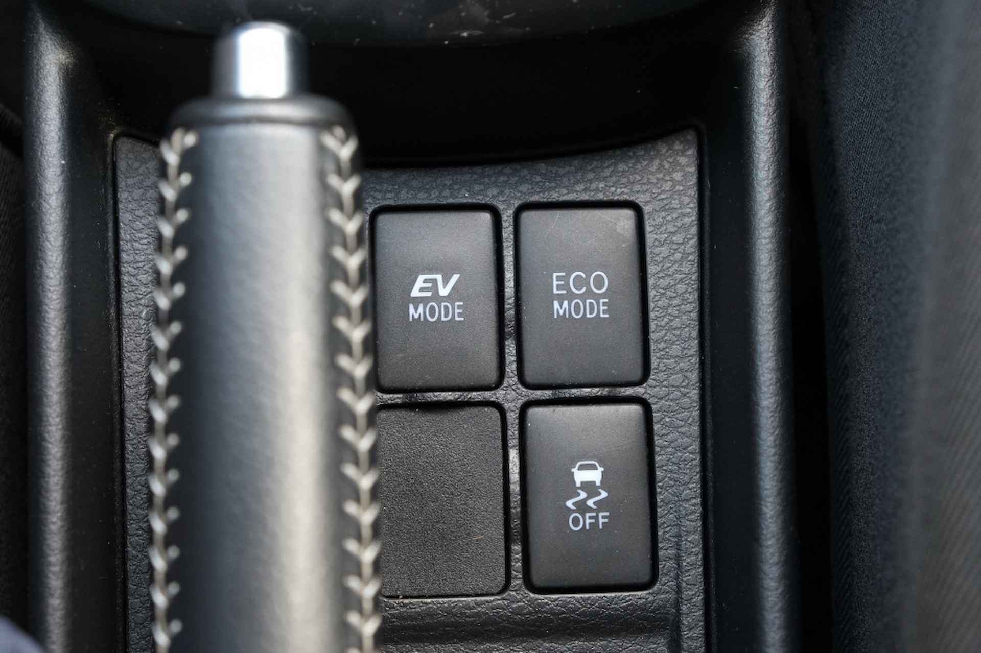Toyota Yaris 1.5 Hybrid 100PK Trend Automaat | Safety Sense® | Airco | Naviga - 31/40