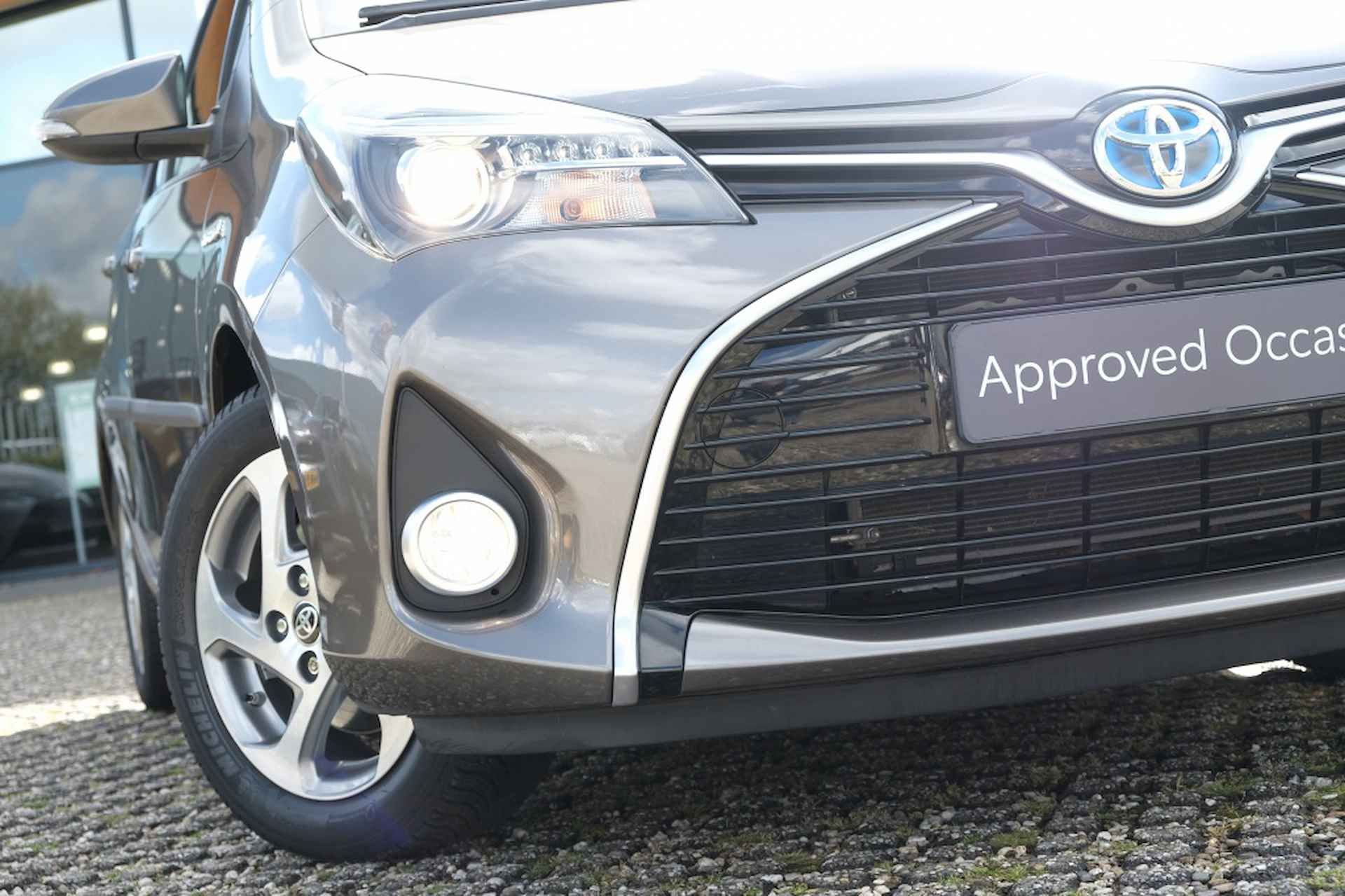 Toyota Yaris 1.5 Hybrid 100PK Trend Automaat | Safety Sense® | Airco | Naviga - 37/40
