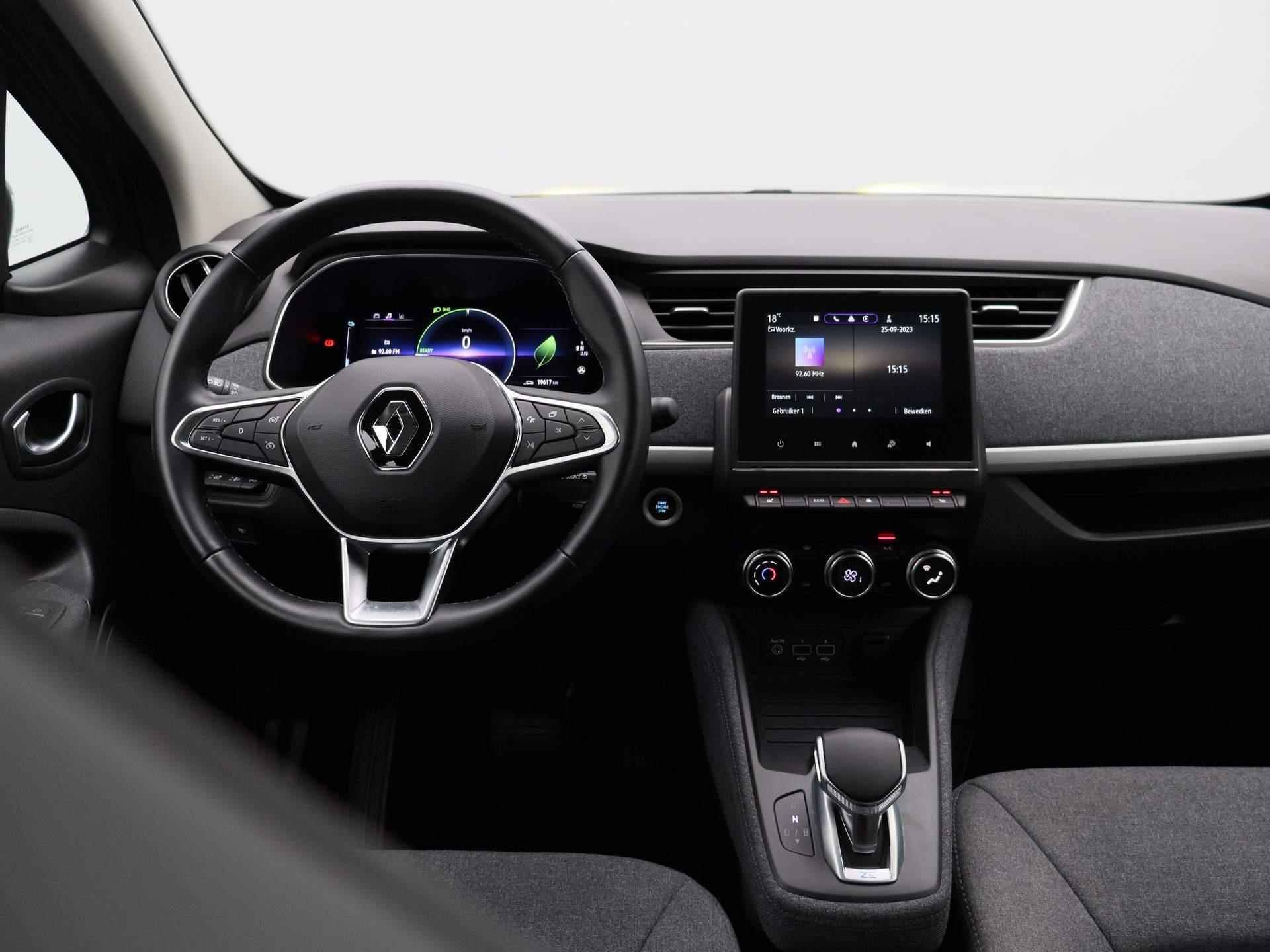 Renault ZOE R110 Intens 52 kWh Accukoop! | Navigatie | Apple & Android Carplay | Stuur & Stoelverwarming | Parkeersensoren & Camera | Climate Control | Keyless Entry | Automatische Verlichting & Regensensoren | - 7/36
