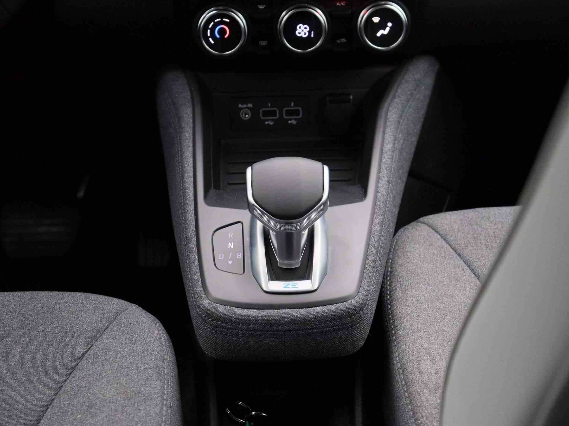 Renault ZOE R110 Intens 52 kWh Accukoop! | Navigatie | Apple & Android Carplay | Stuur & Stoelverwarming | Parkeersensoren & Camera | Climate Control | Keyless Entry | Automatische Verlichting & Regensensoren | - 10/36
