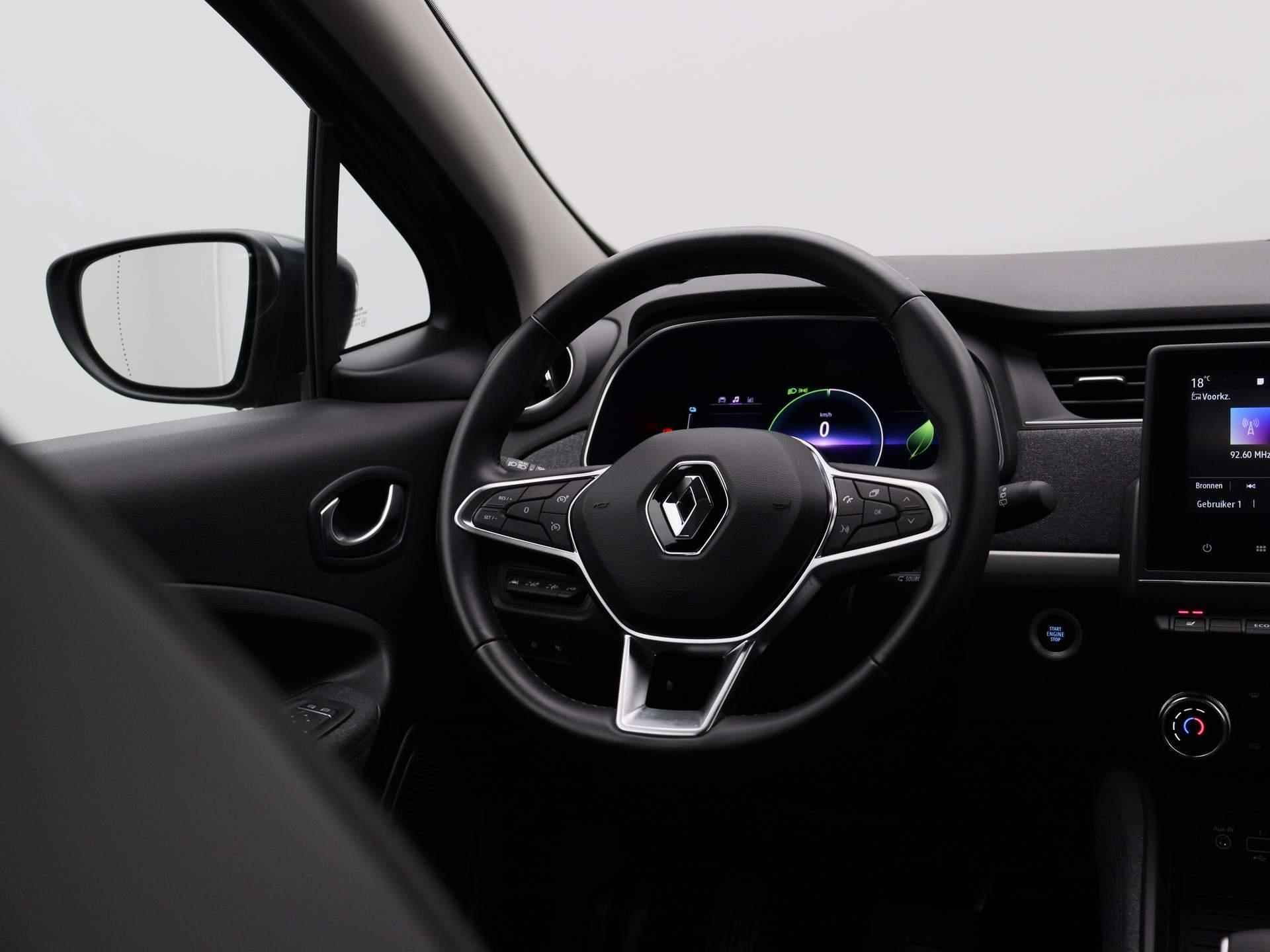 Renault ZOE R110 Intens 52 kWh Accukoop! | Navigatie | Apple & Android Carplay | Stuur & Stoelverwarming | Parkeersensoren & Camera | Climate Control | Keyless Entry | Automatische Verlichting & Regensensoren | - 11/36